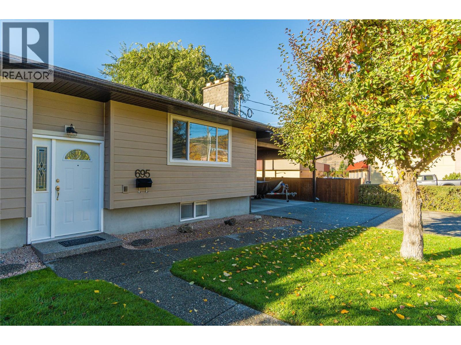 695 STEINKE Place Property Photo 1