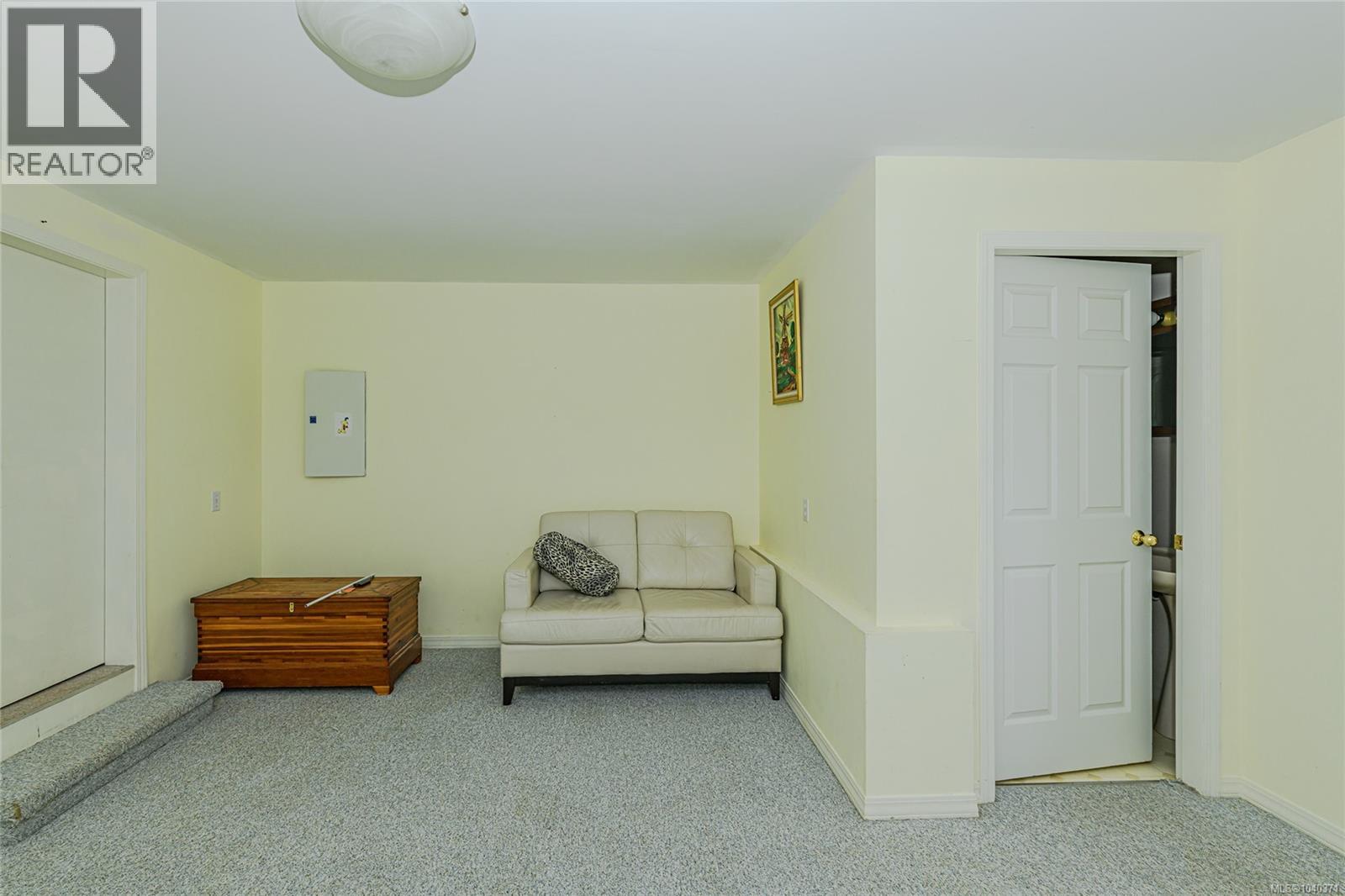 1164 North End Rd Property Photo 41