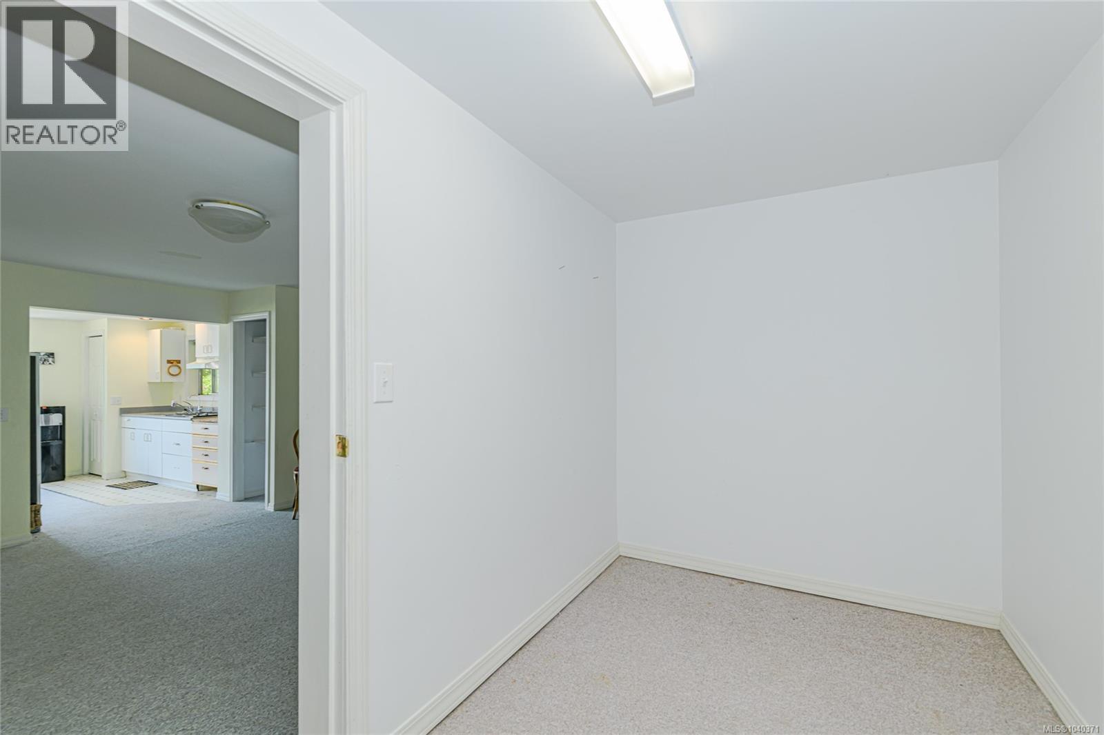 1164 North End Rd Property Photo 43
