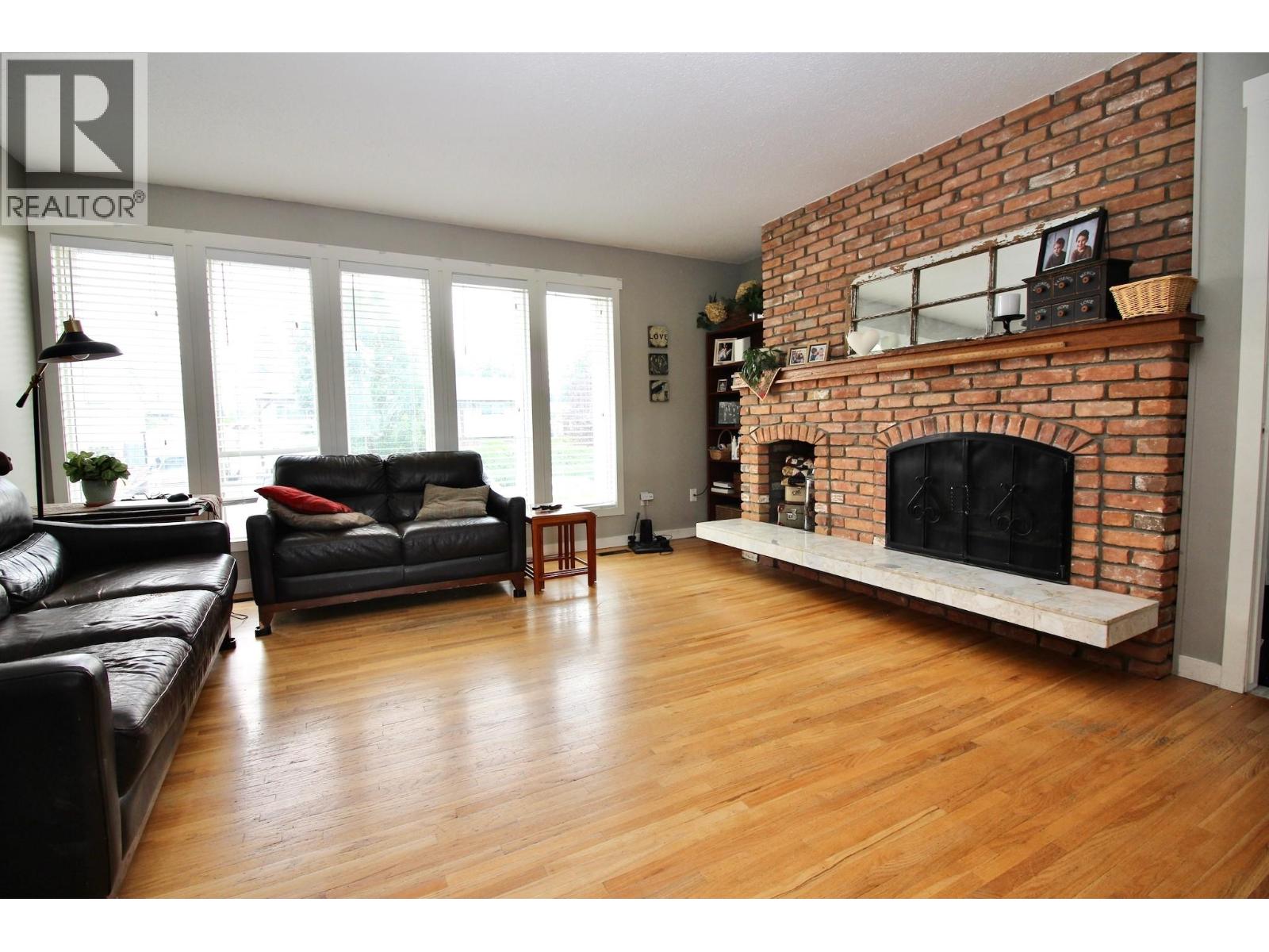 620 Wenric Crescent Property Photo 6