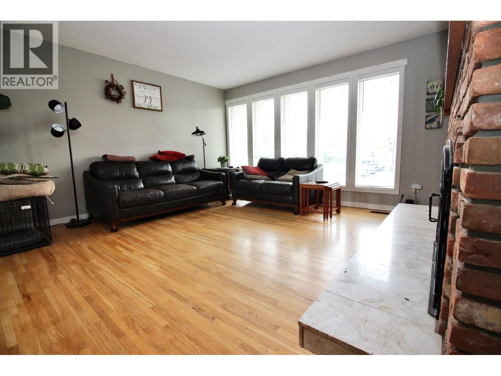 620 Wenric Crescent Property Photo 7