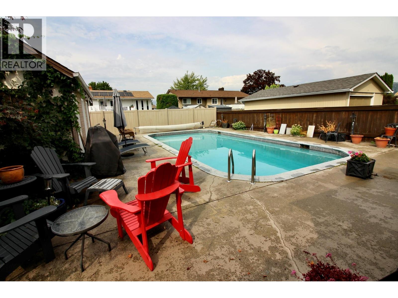620 Wenric Crescent Property Photo 34