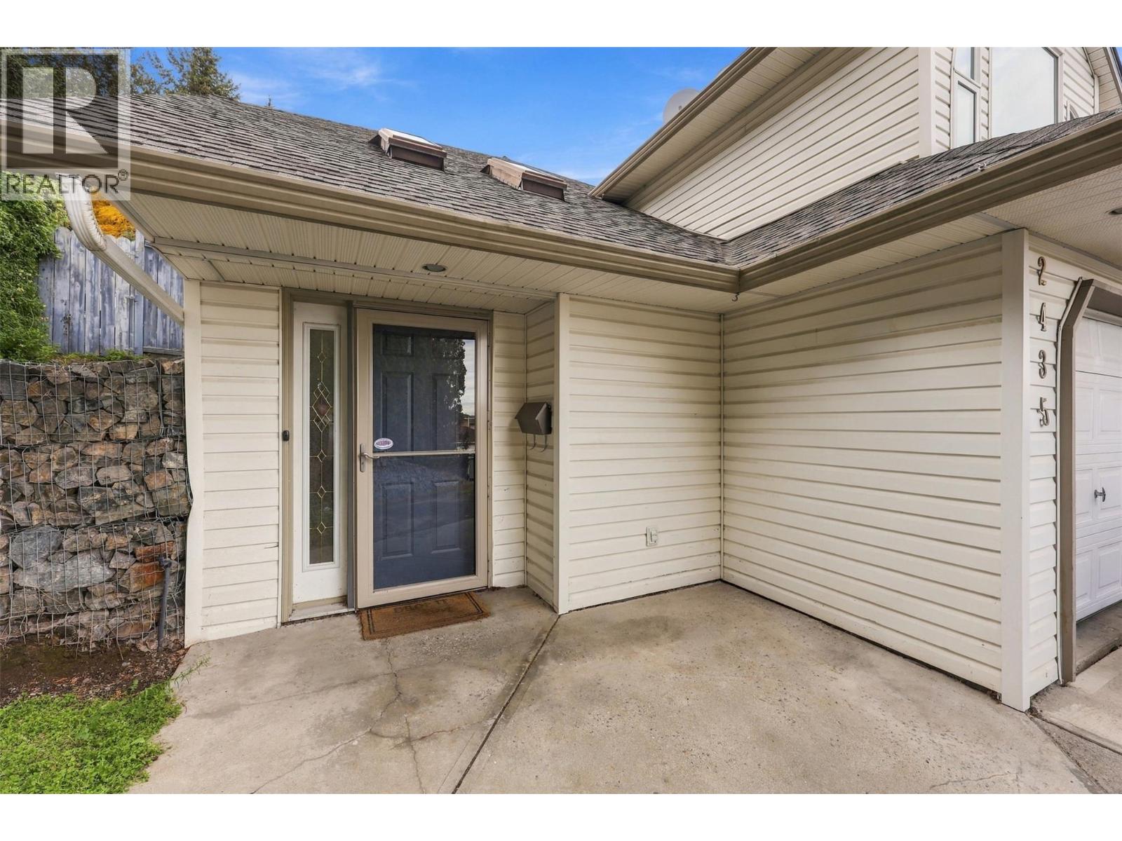 2435 Drummond Court Property Photo 10