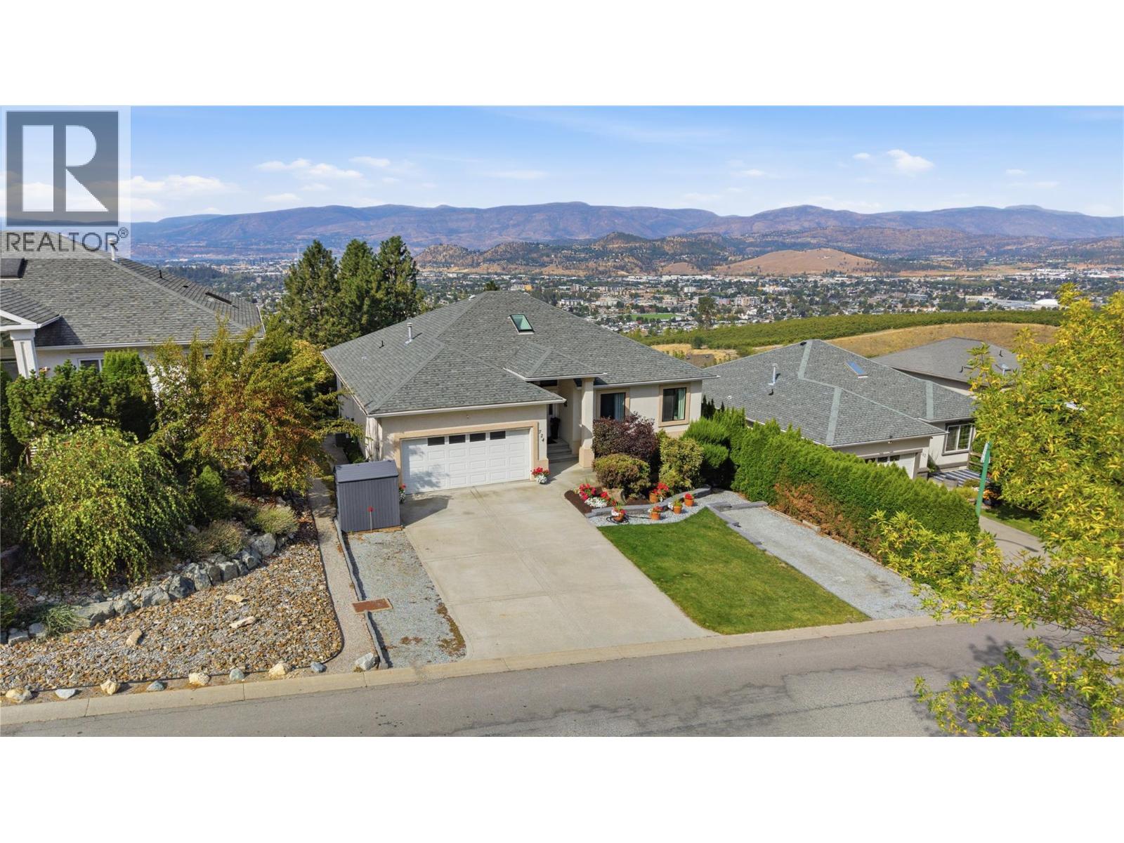 724 Lone Pine Drive Property Photo 4