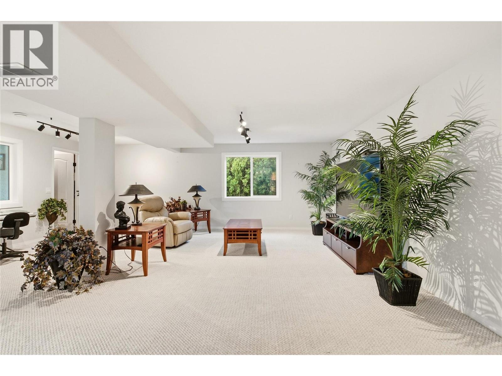 724 Lone Pine Drive Property Photo 35