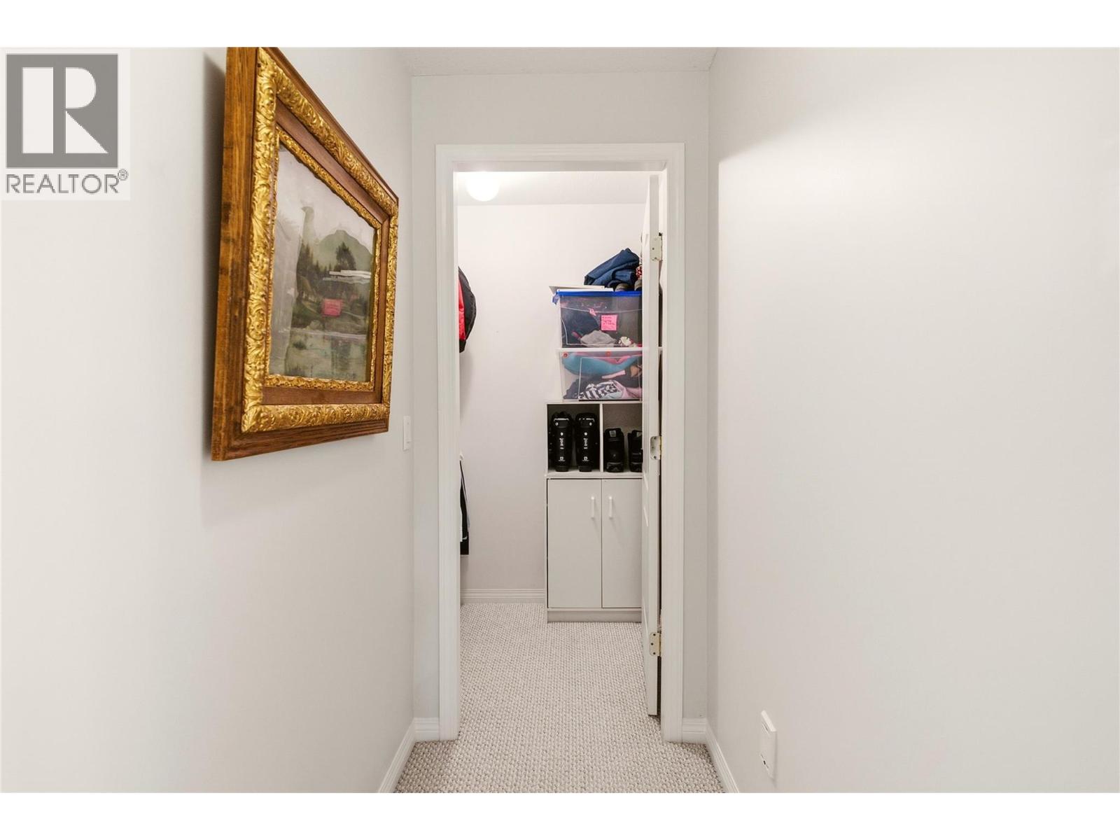 724 Lone Pine Drive Property Photo 43