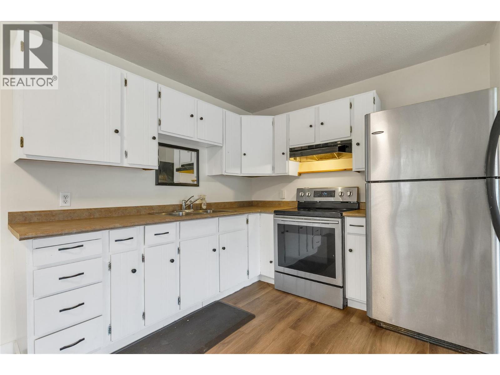 3815 Okanagan Avenue Property Photo 8