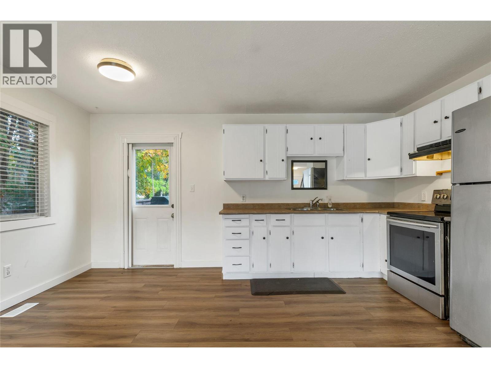 3815 Okanagan Avenue Property Photo 10