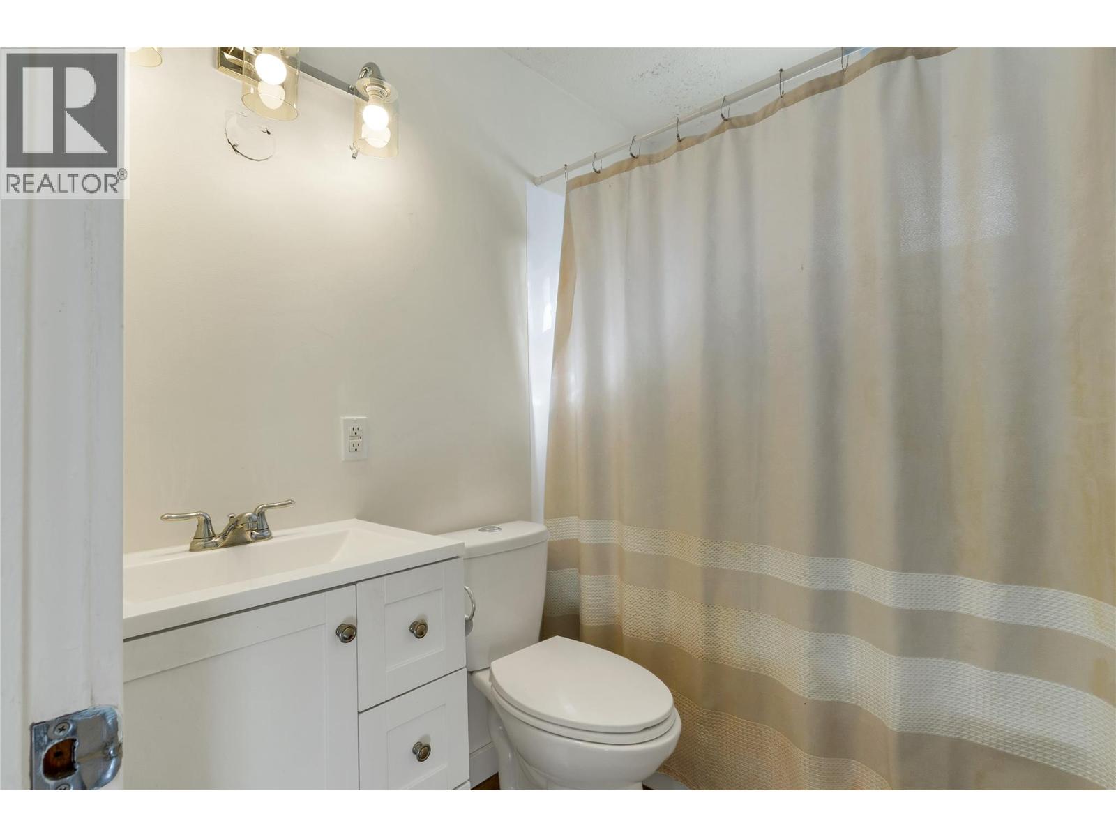 3815 Okanagan Avenue Property Photo 18