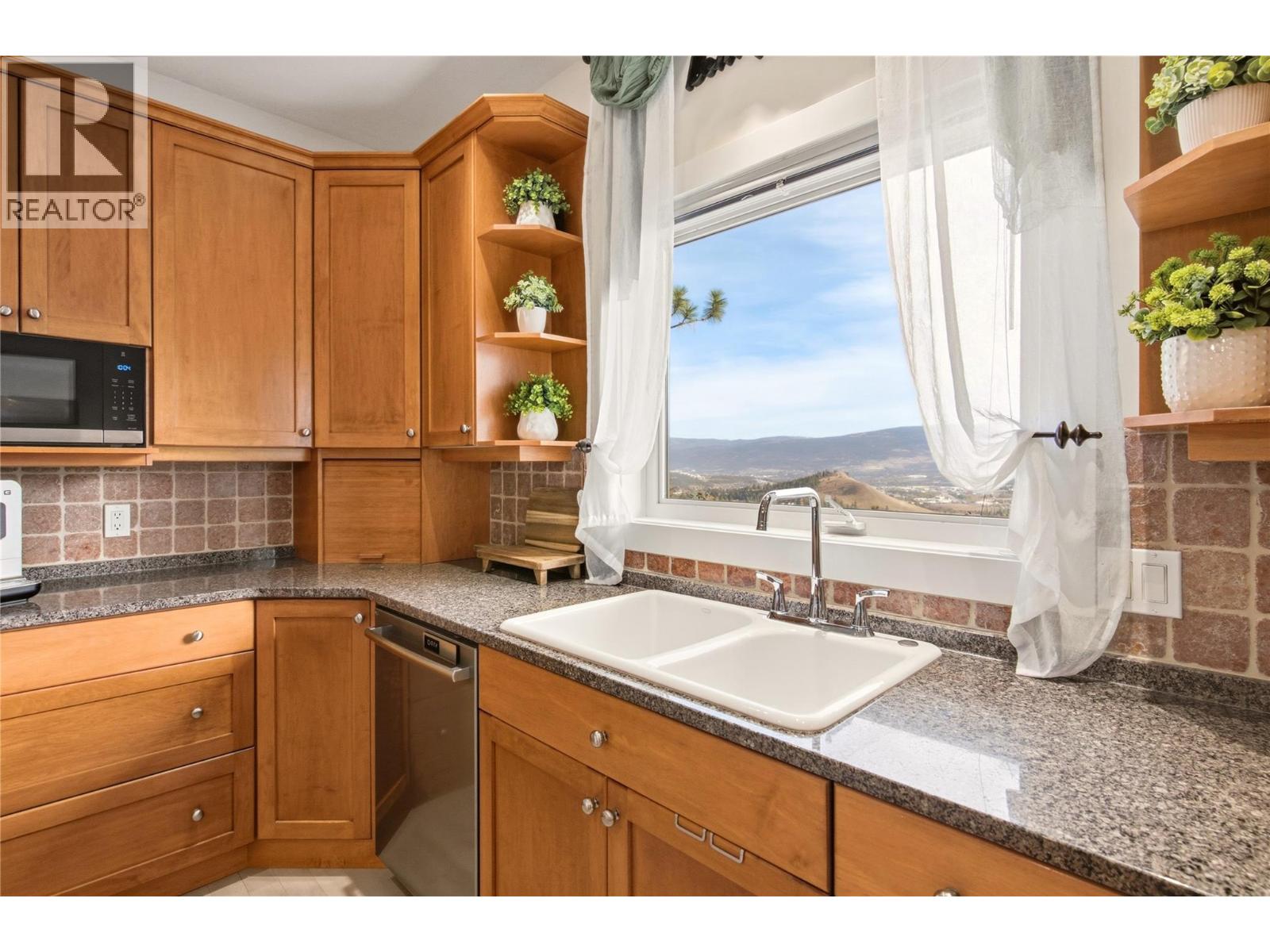 1030 Skeena Drive Property Photo 12