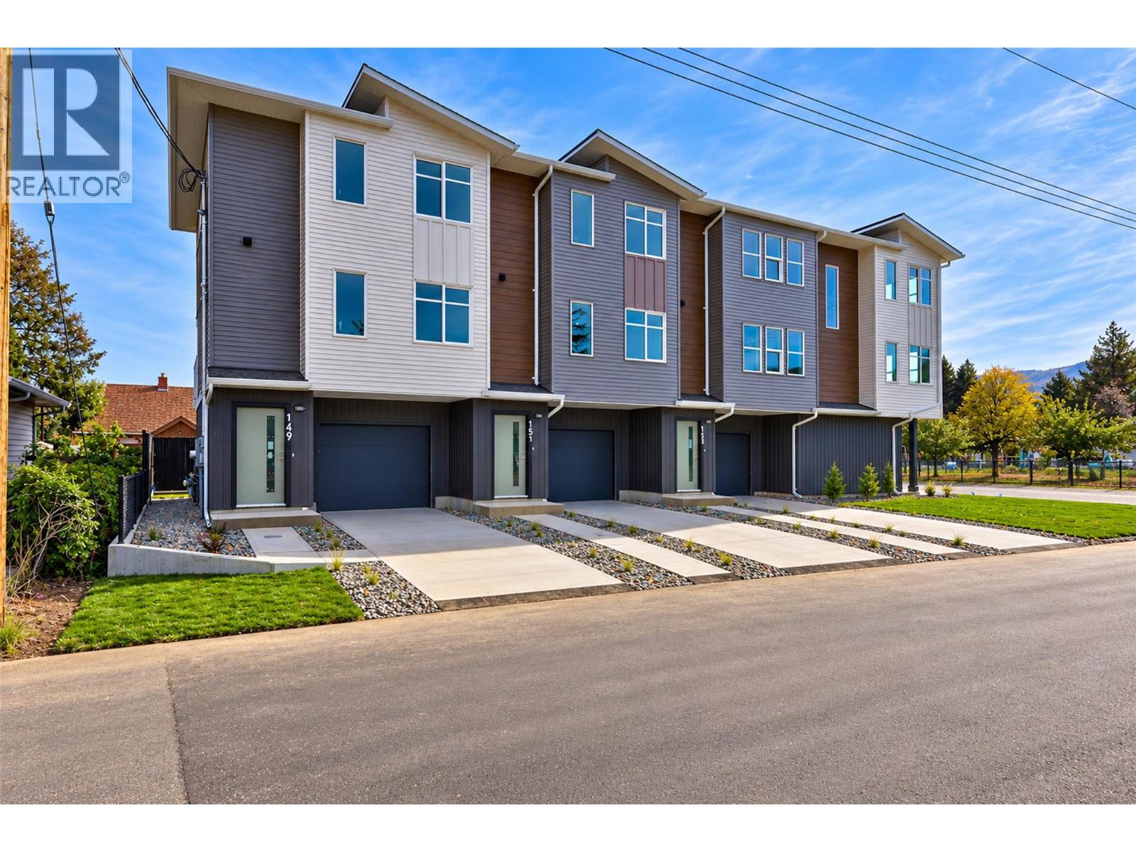 153 Park Street Property Photo 3