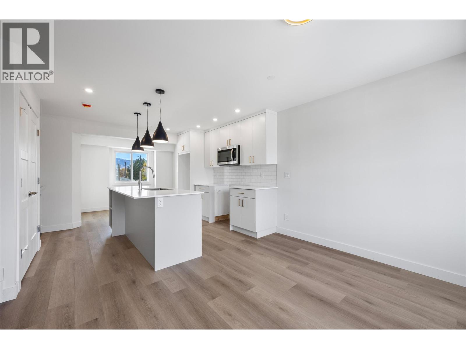 153 Park Street Property Photo 6