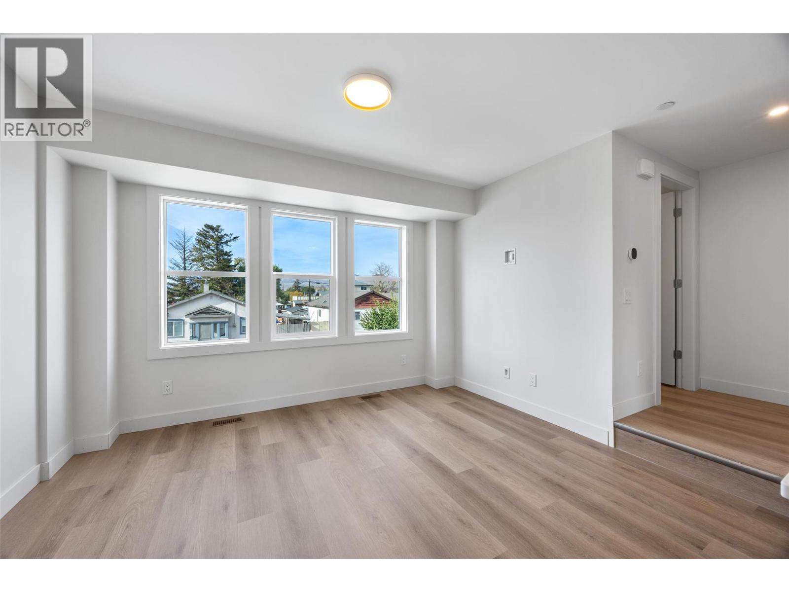 153 Park Street Property Photo 8
