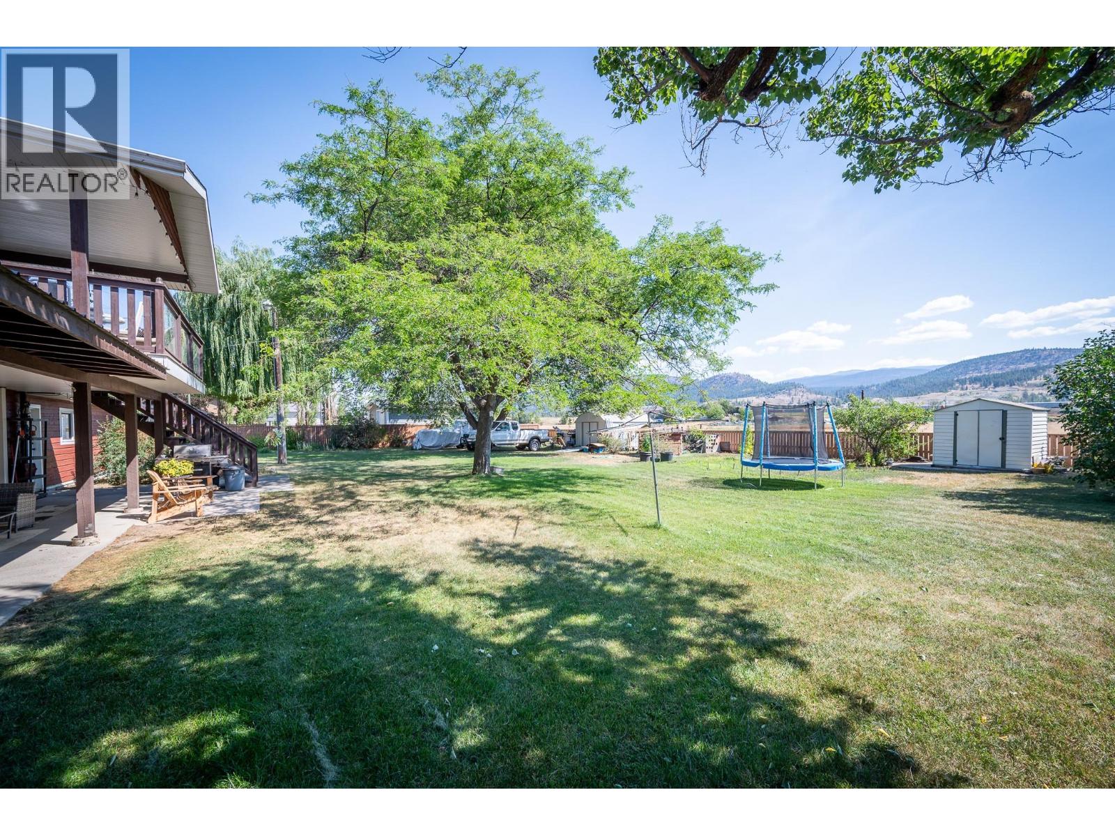 6750 Heffley Road Property Photo 2