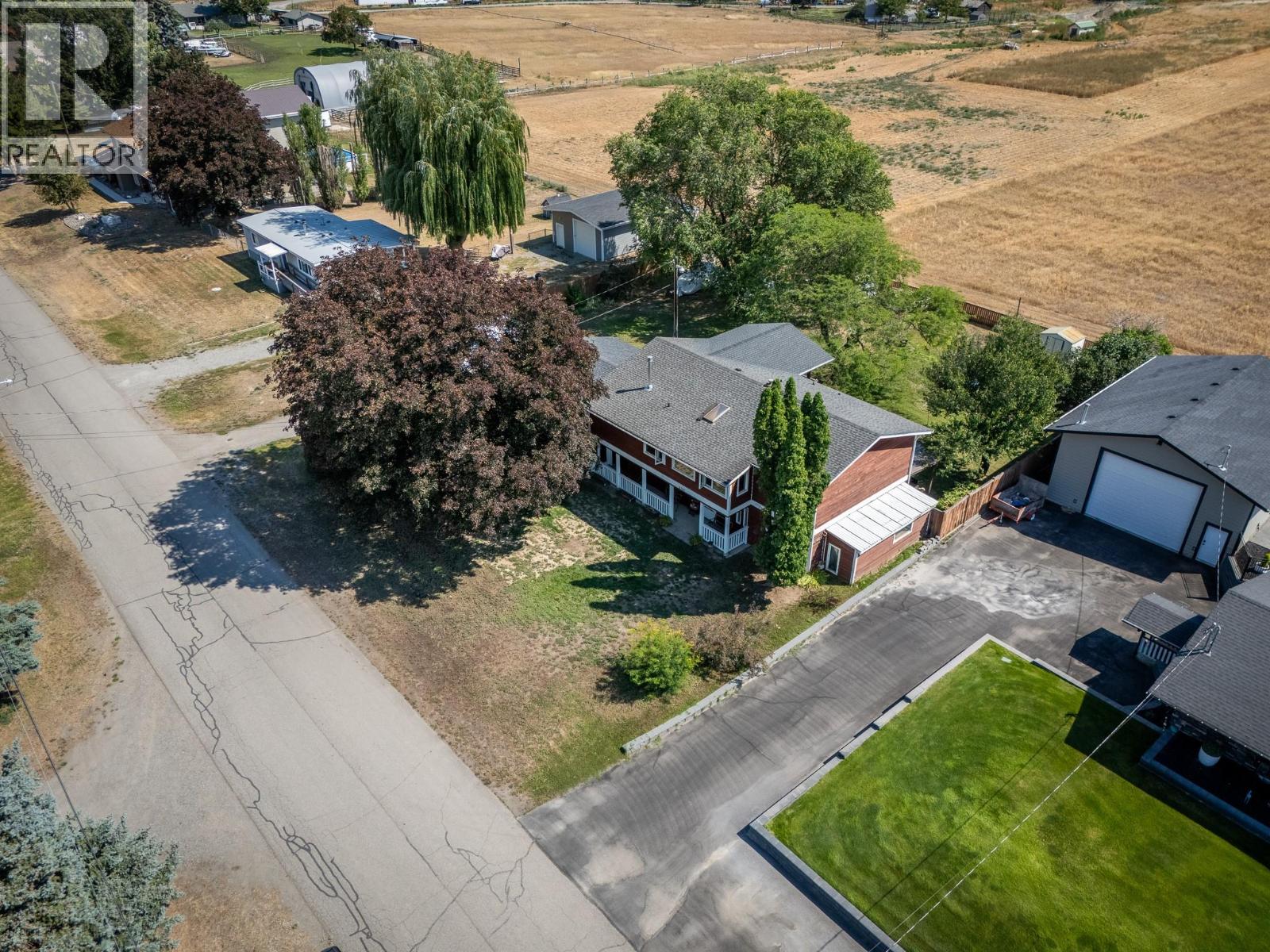 6750 Heffley Road Property Photo 3
