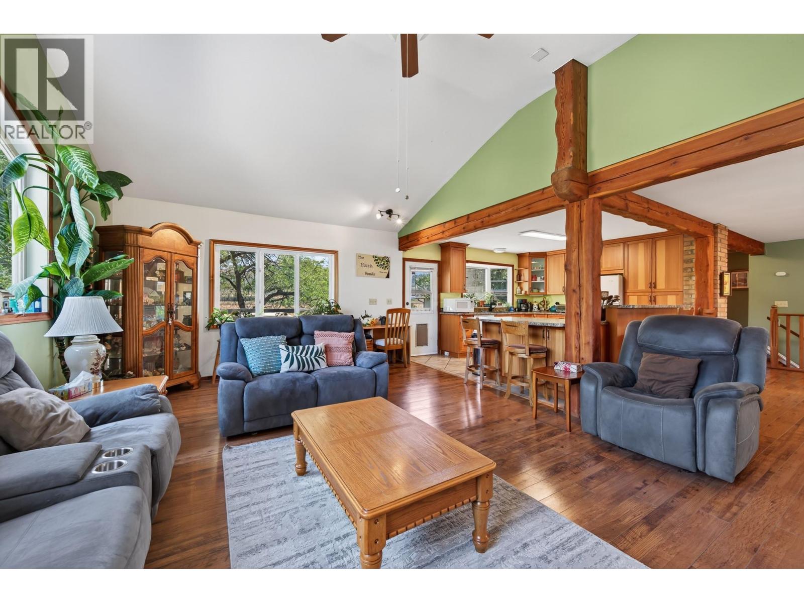 6750 Heffley Road Property Photo 7