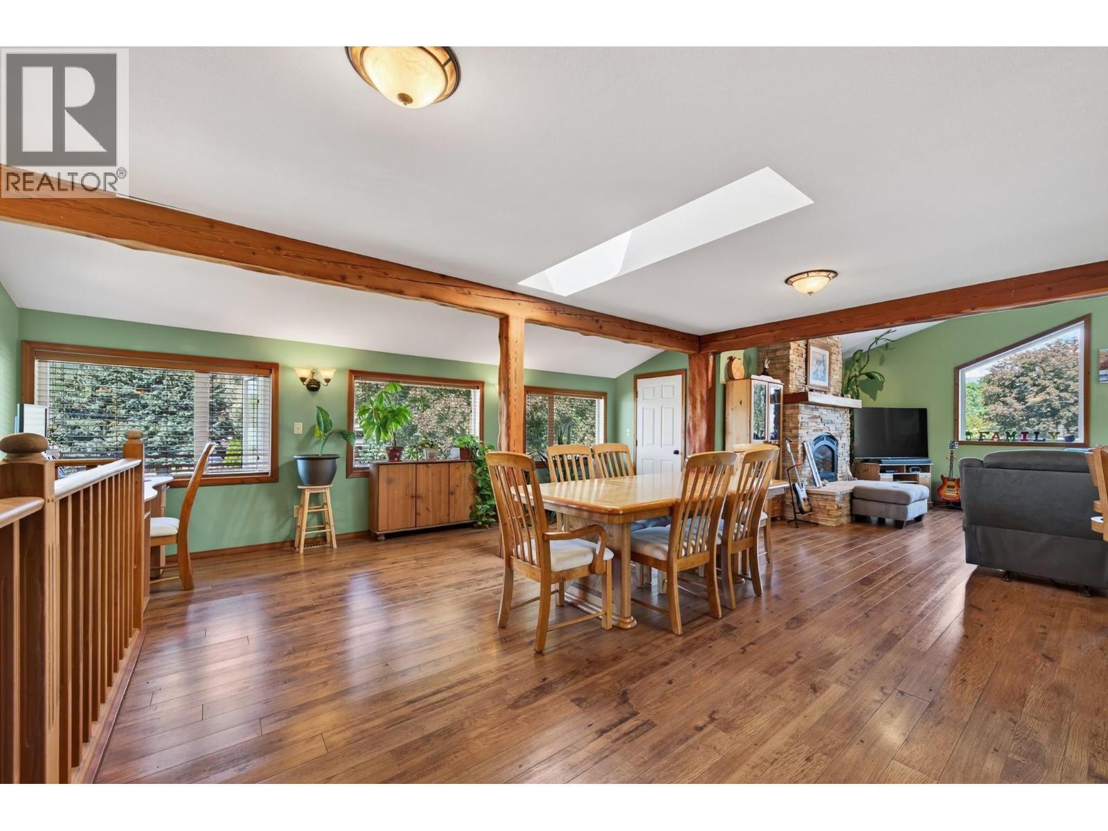 6750 Heffley Road Property Photo 13
