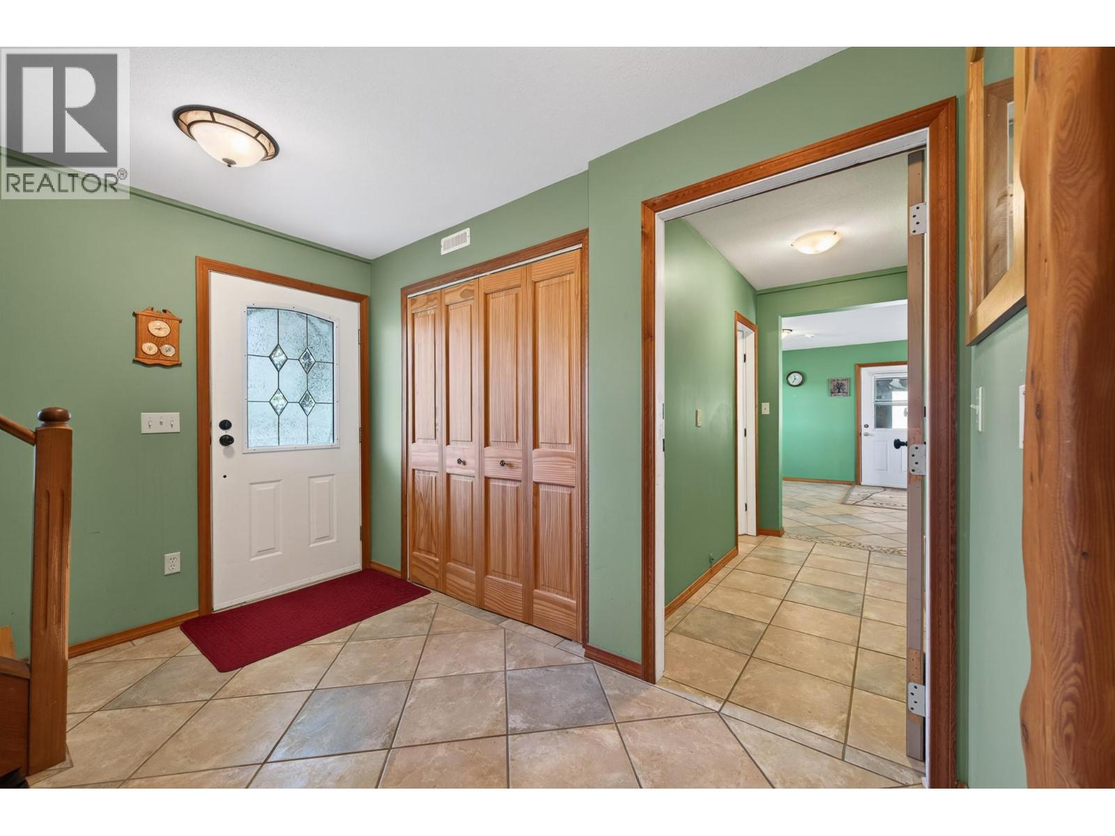 6750 Heffley Road Property Photo 28