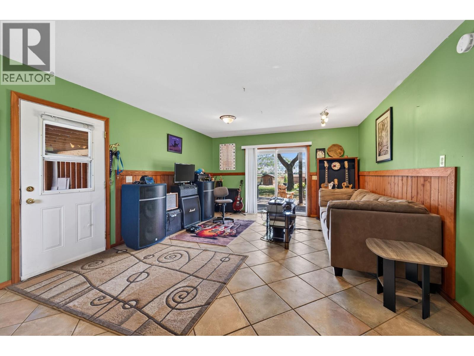 6750 Heffley Road Property Photo 30
