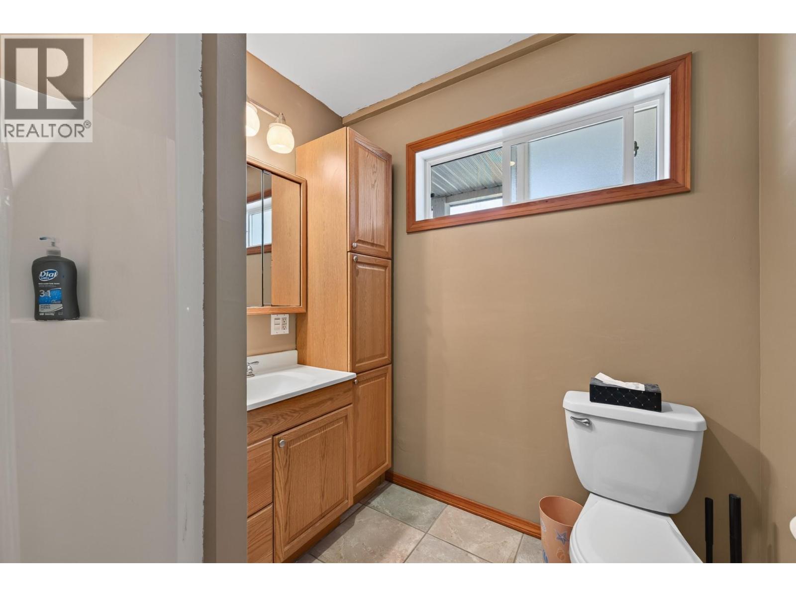 6750 Heffley Road Property Photo 31