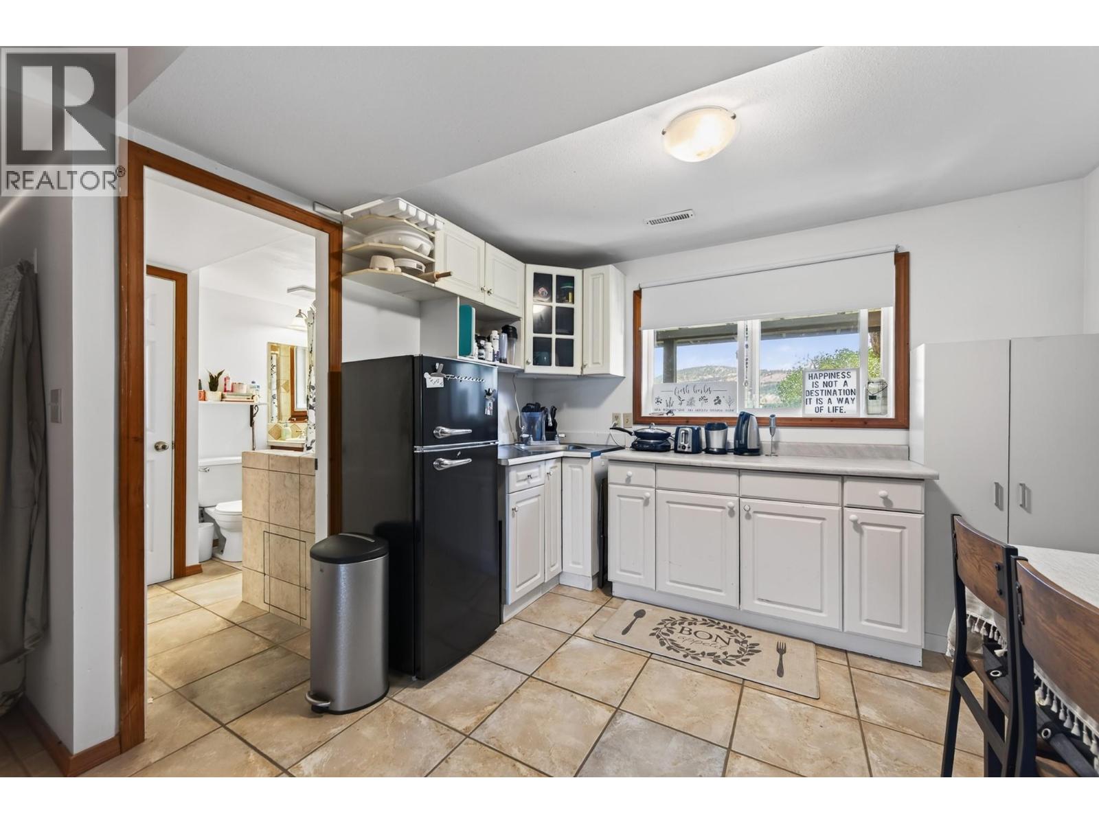 6750 Heffley Road Property Photo 33