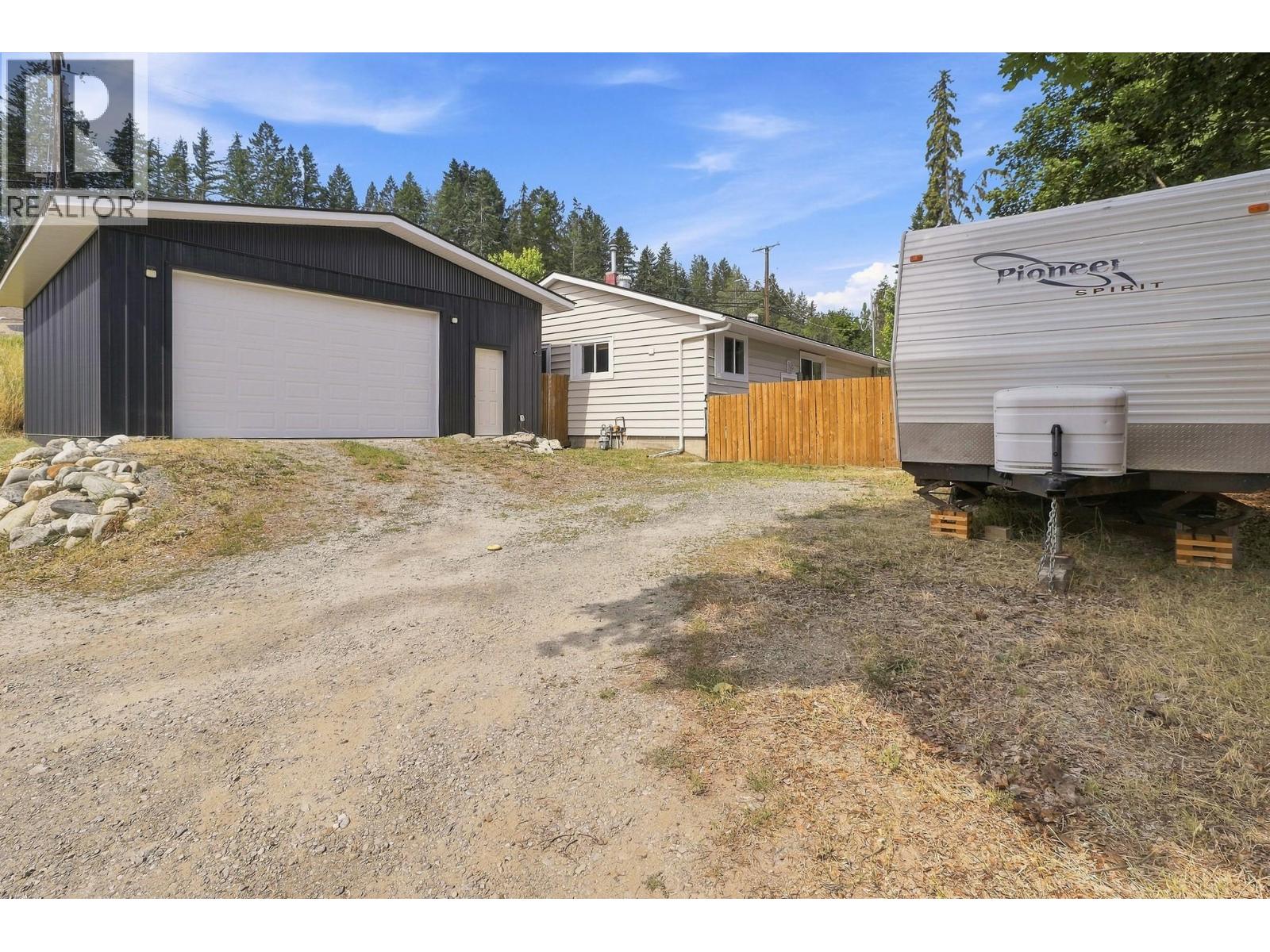 326 Stiles Street Property Photo 4