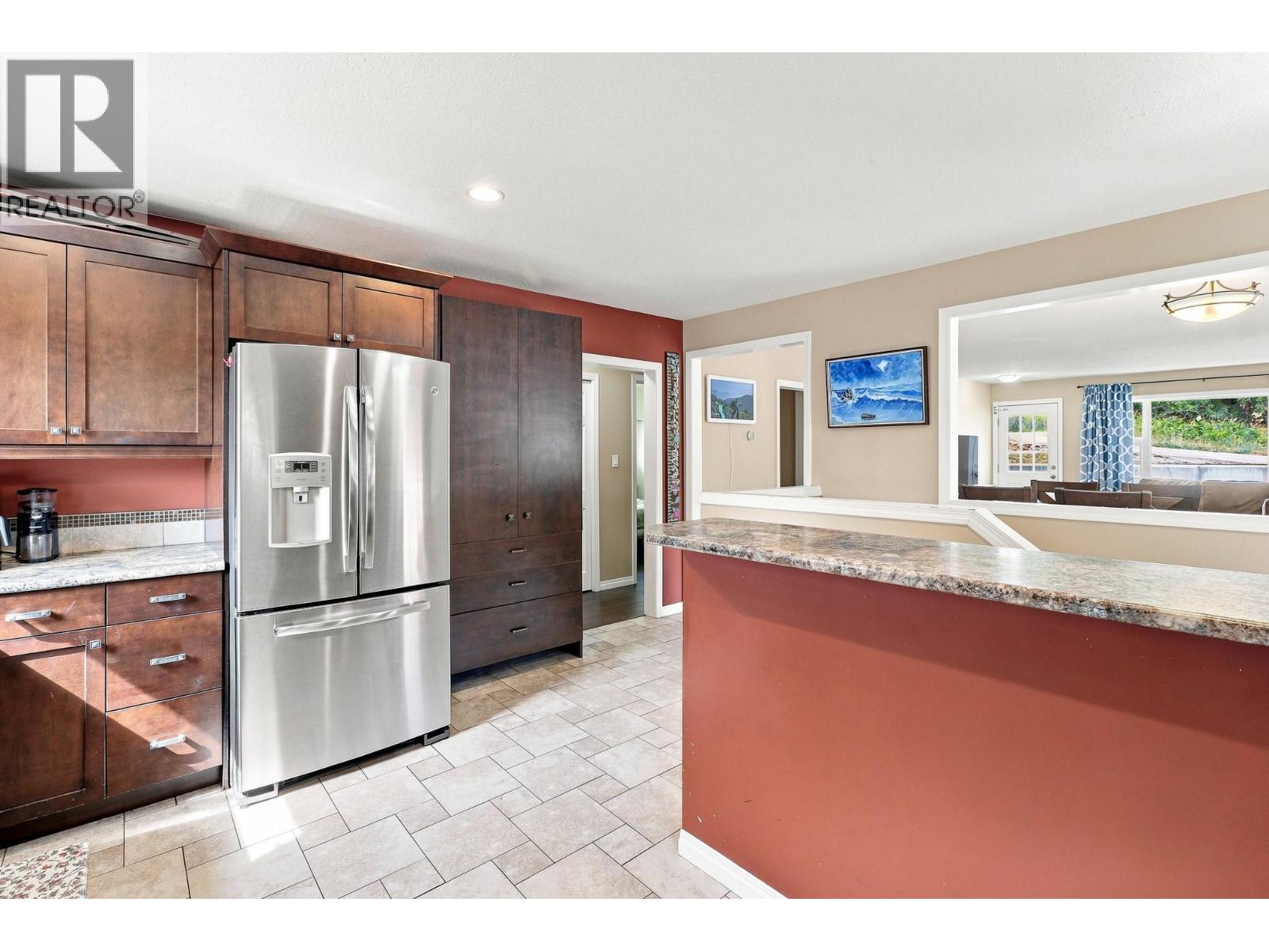 326 Stiles Street Property Photo 10