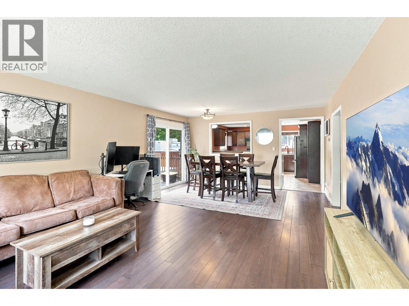 326 Stiles Street Property Photo 15