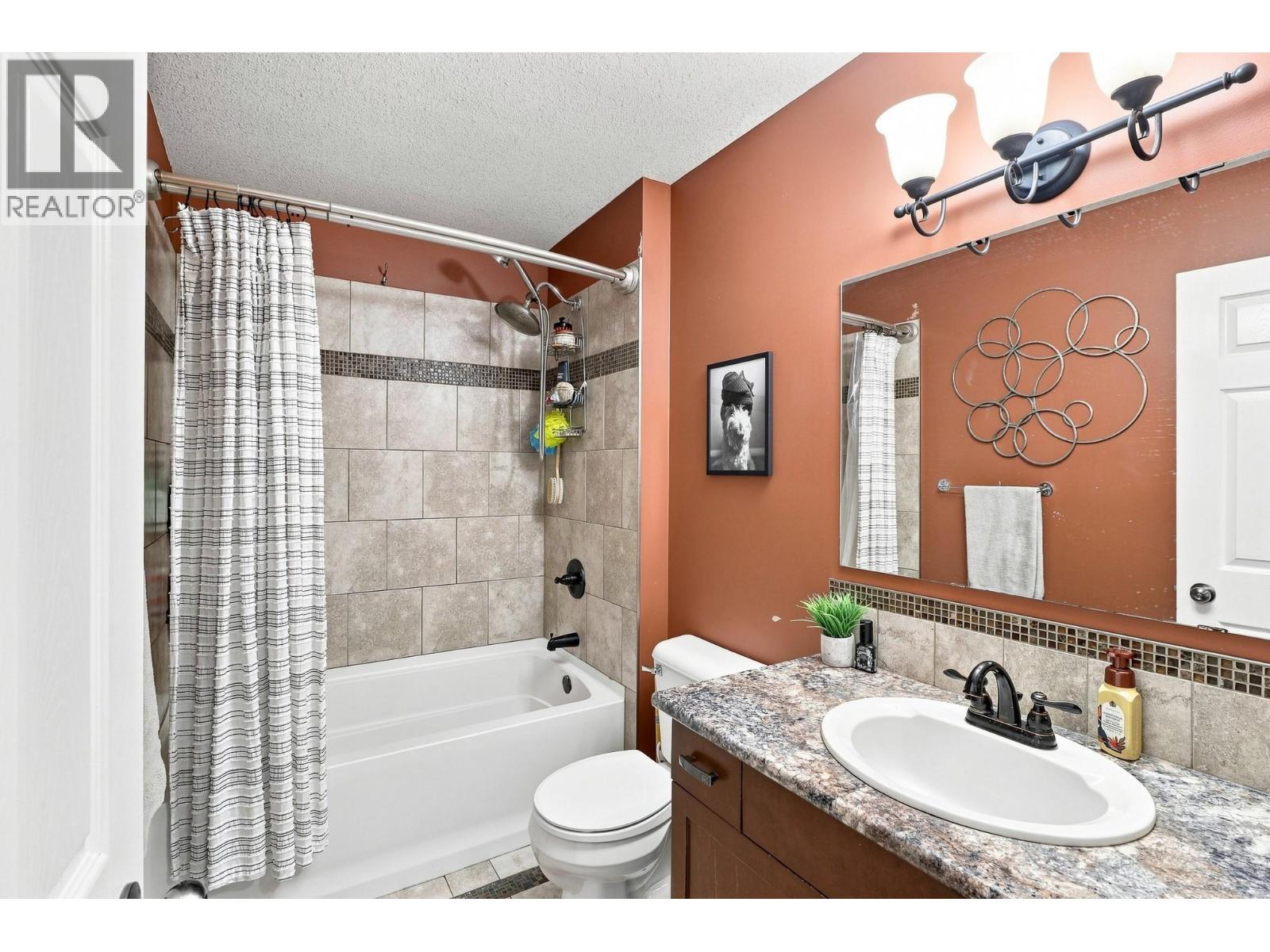 326 Stiles Street Property Photo 16