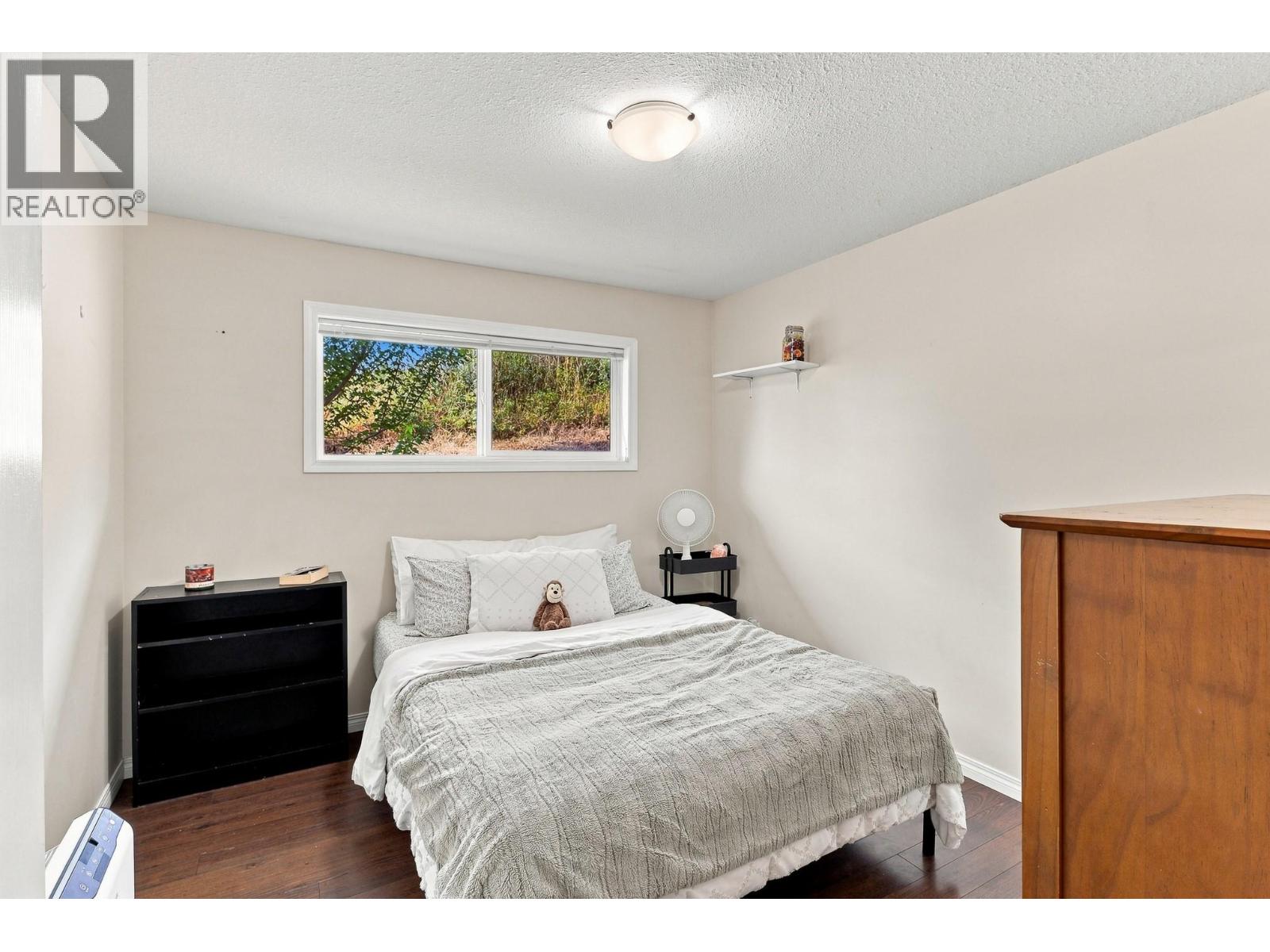 326 Stiles Street Property Photo 18