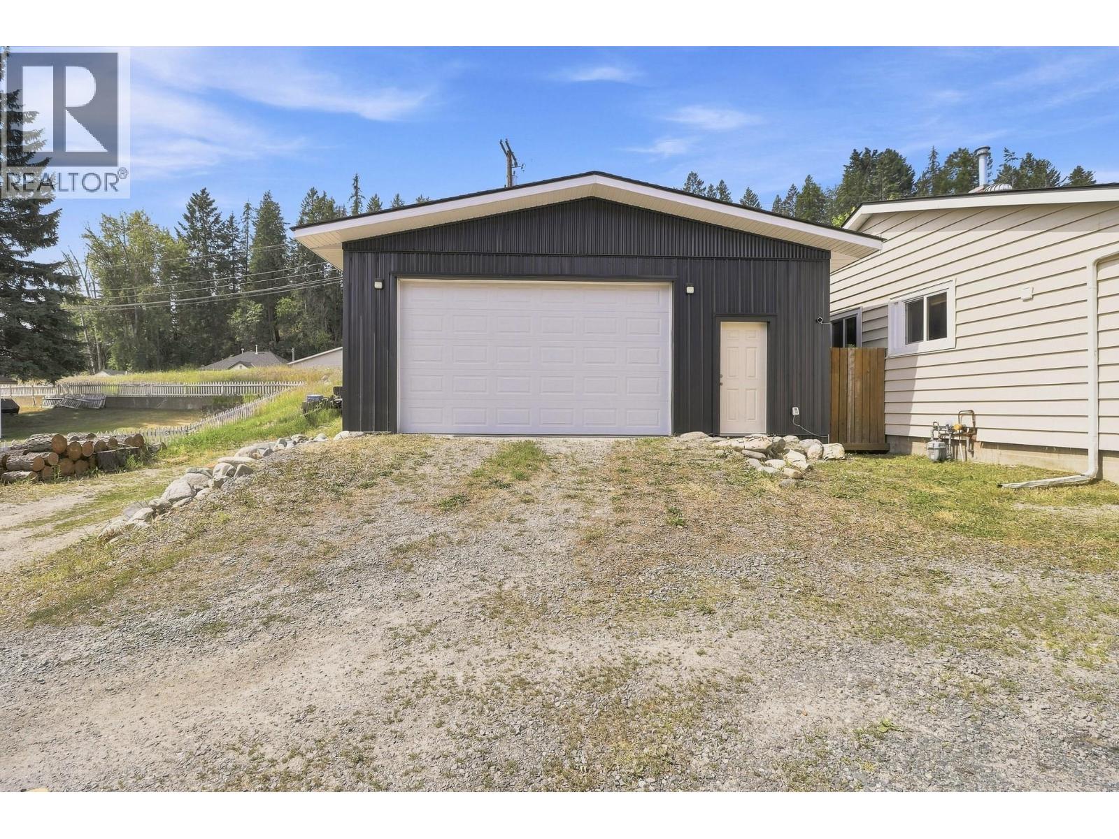 326 Stiles Street Property Photo 28