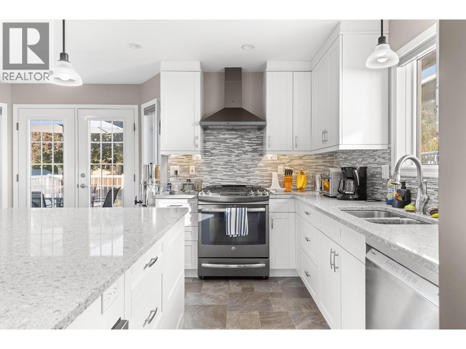 1912 Birch Street Property Photo 21