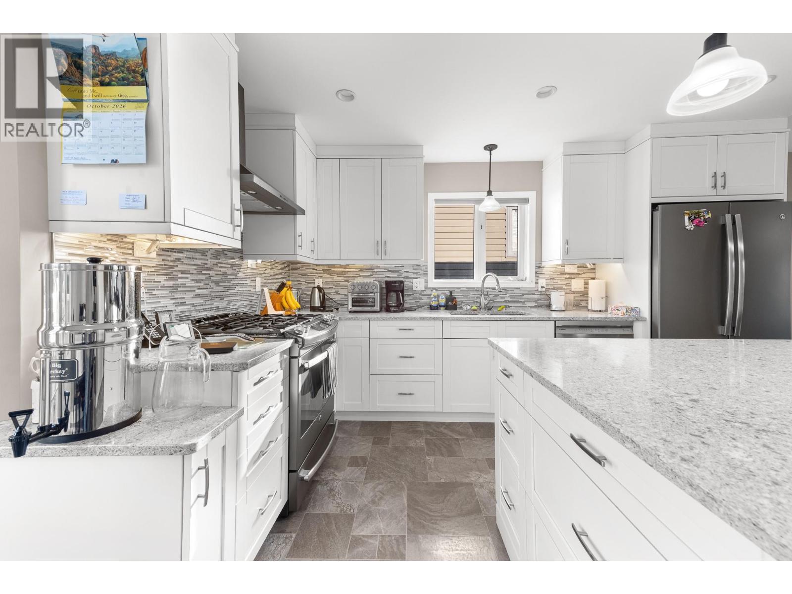 1912 Birch Street Property Photo 22