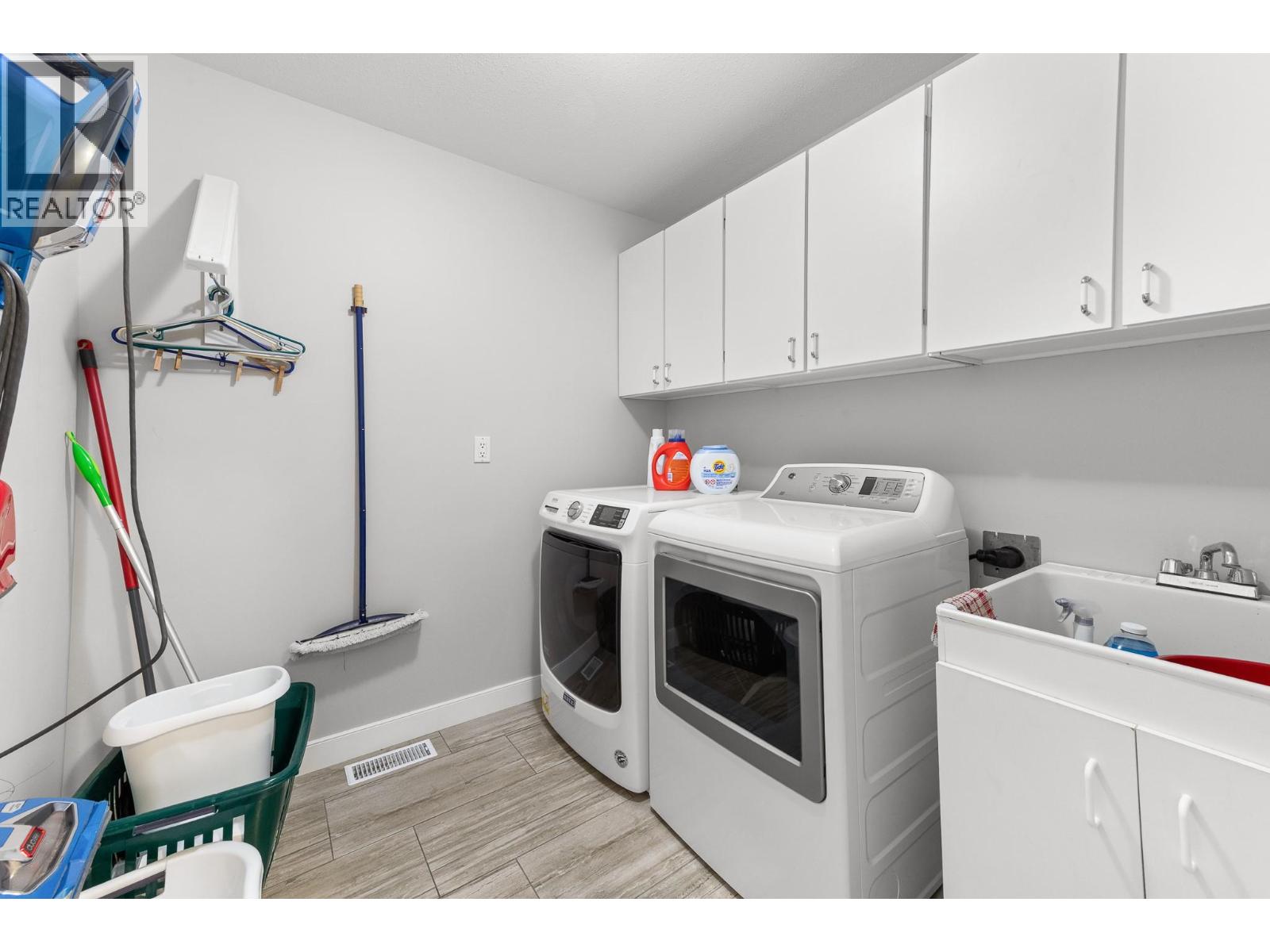1912 Birch Street Property Photo 30