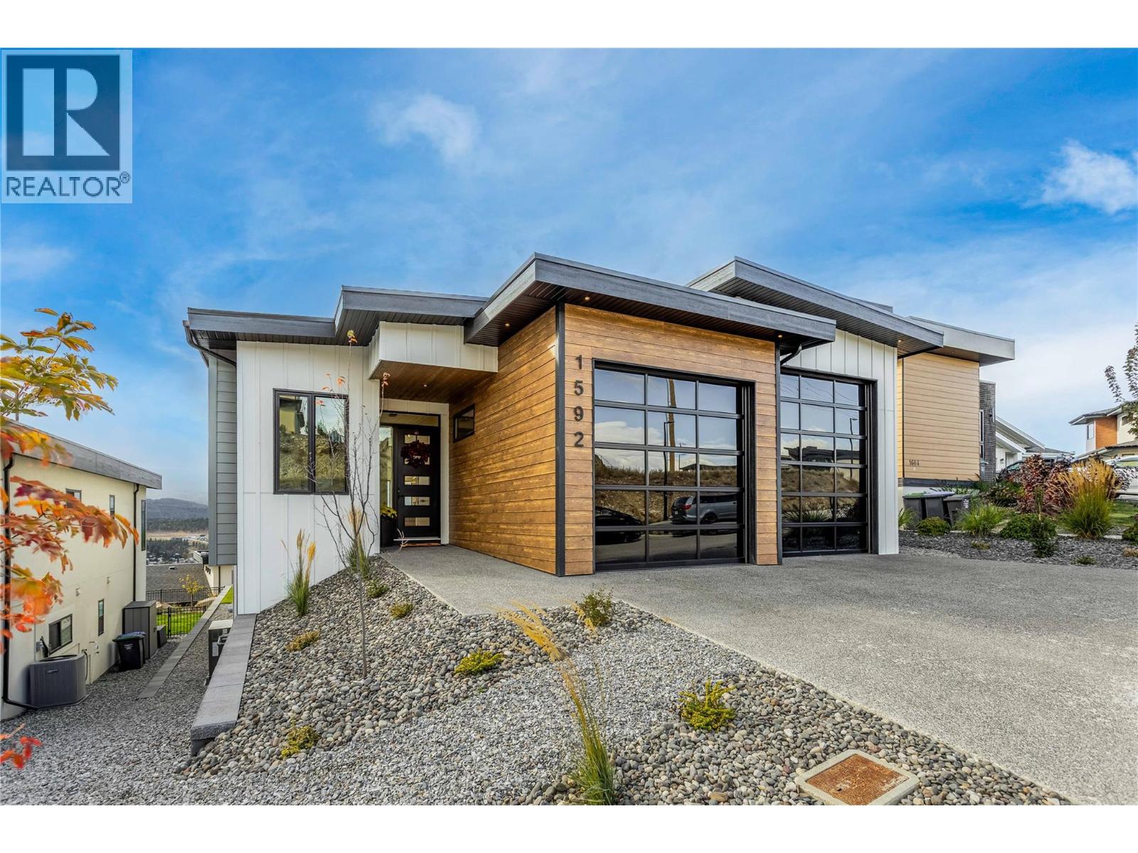 1592 Carnegie Street Property Photo 1