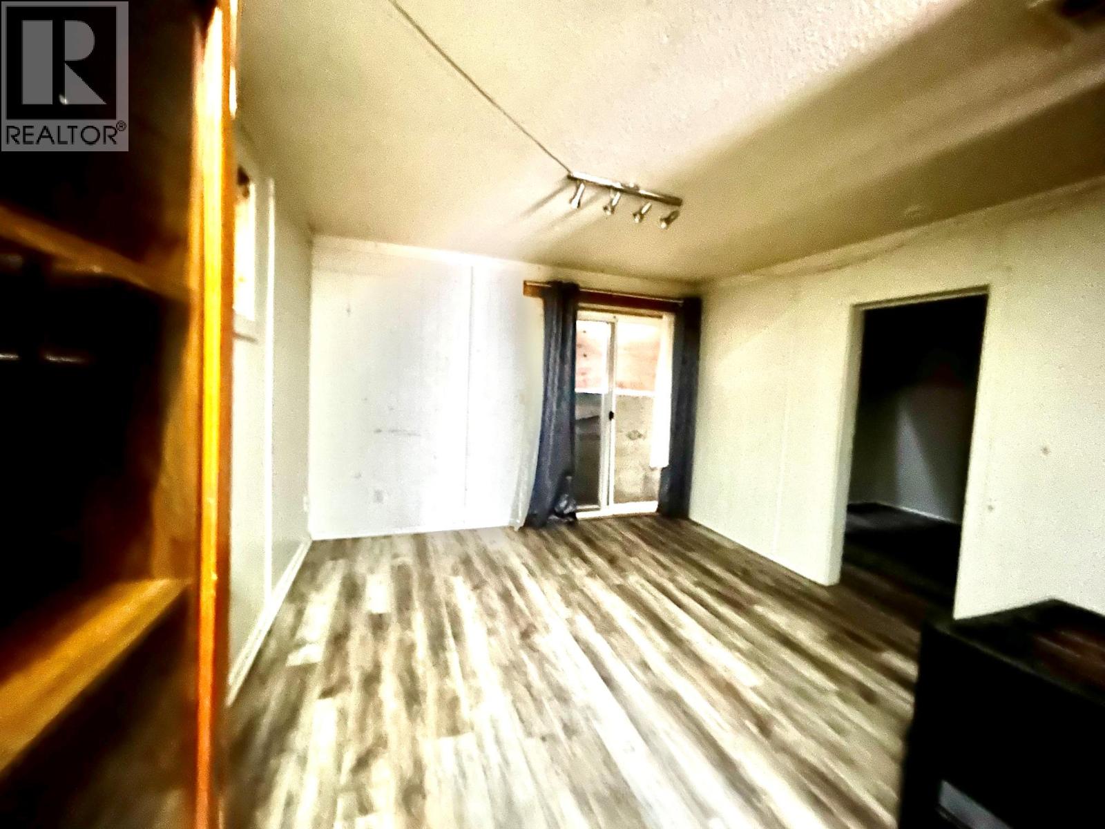 1990 Houston Street Property Photo 3