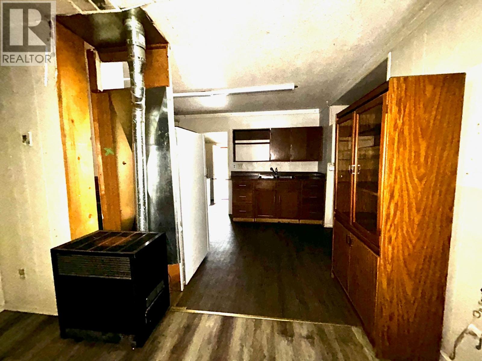 1990 Houston Street Property Photo 8