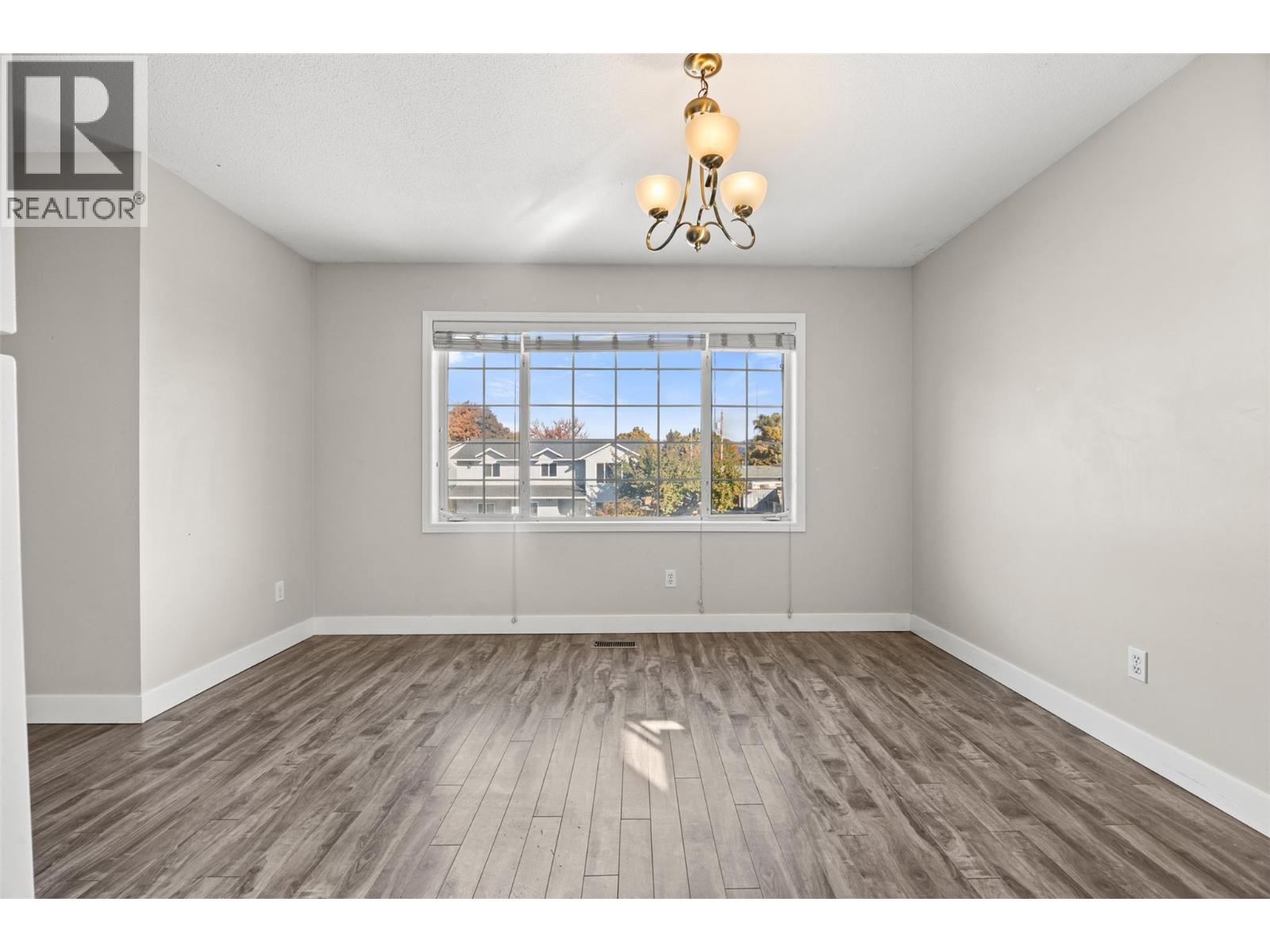 721-725 Francis Avenue Property Photo 18