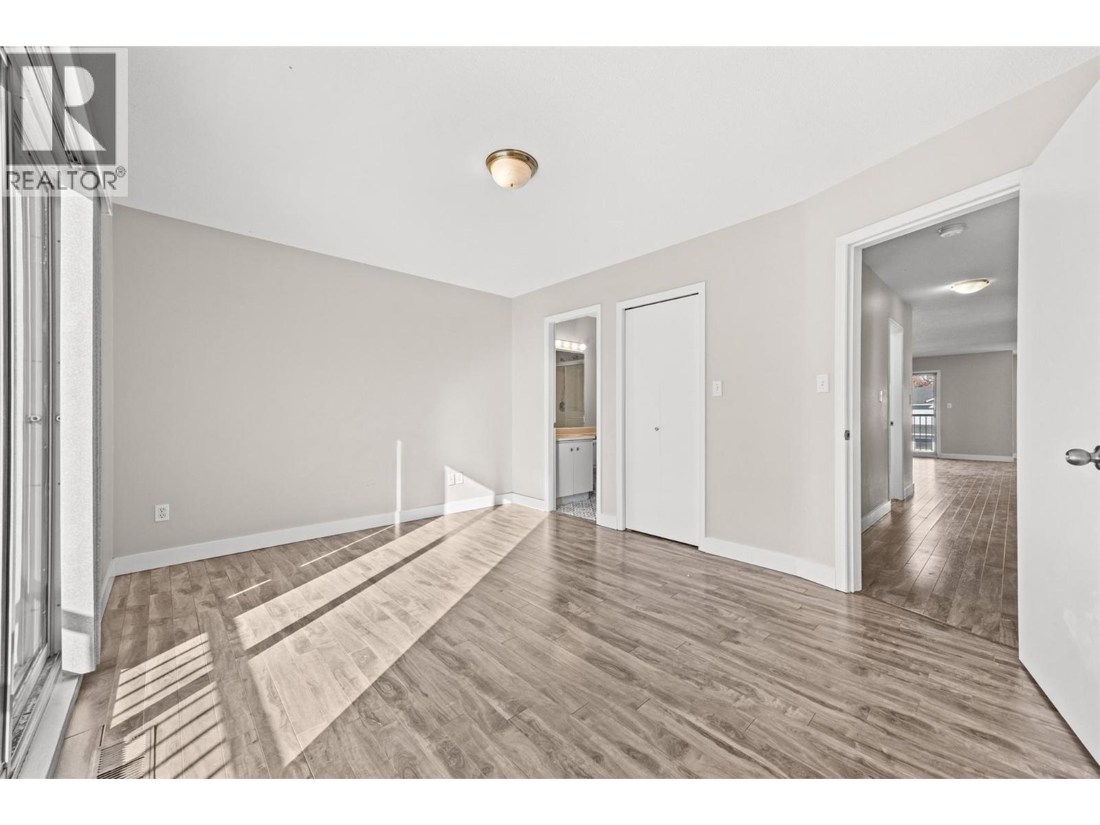 721-725 Francis Avenue Property Photo 24
