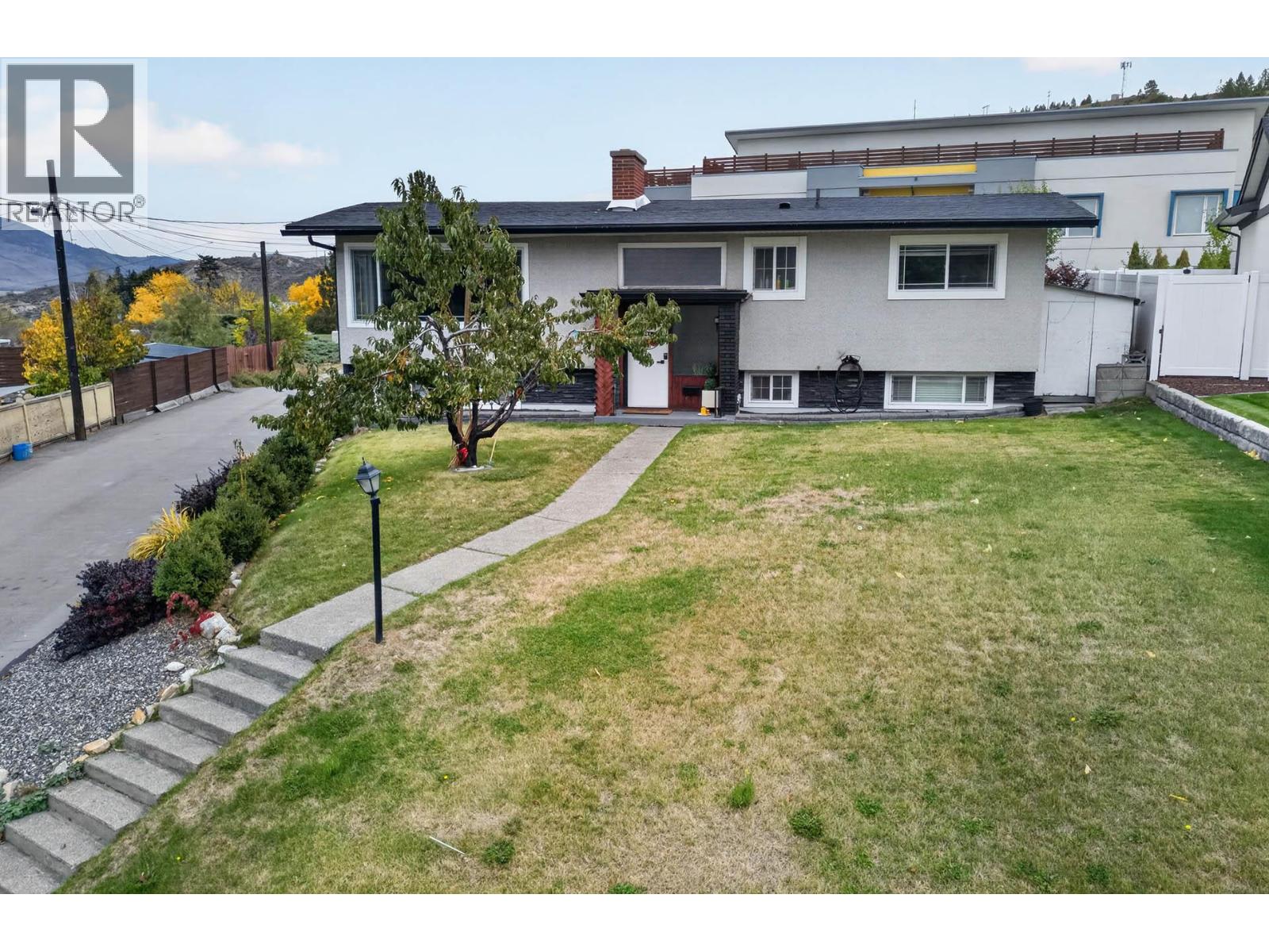1515 Robinson Crescent Property Photo 34