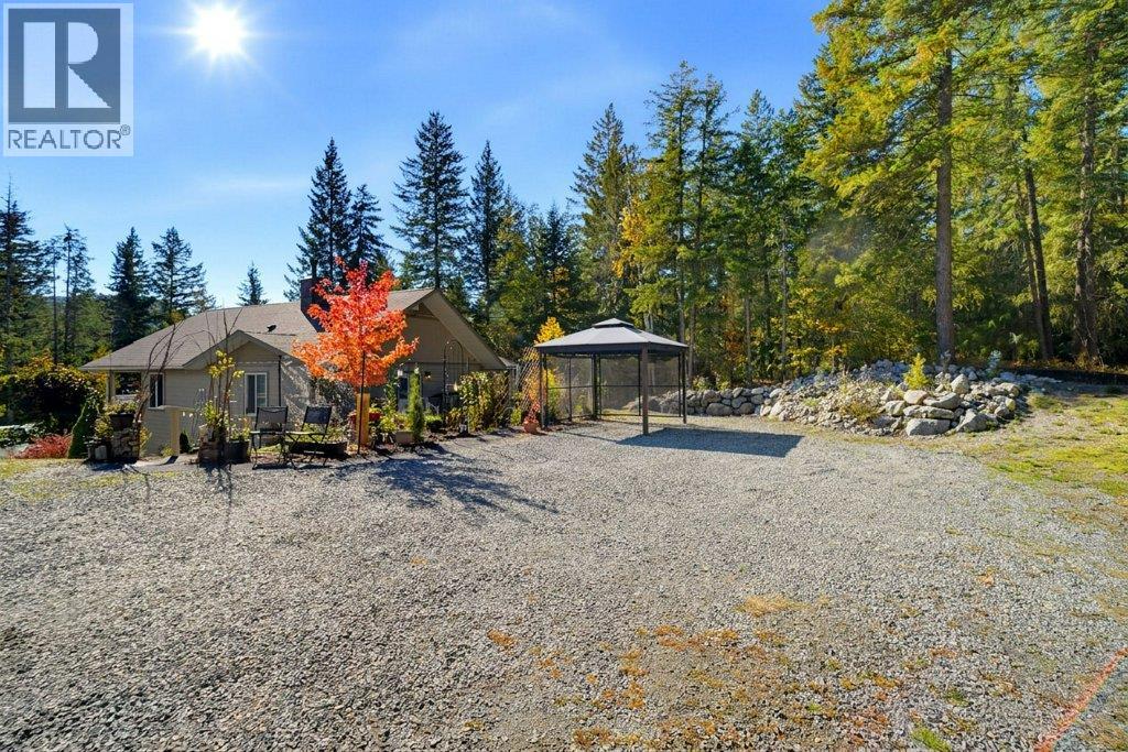 741 Gardom Lake Road Property Photo 39
