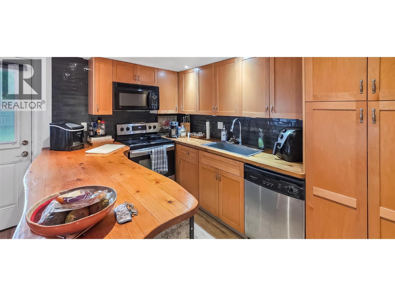 468 Sixth Avenue Property Photo 28