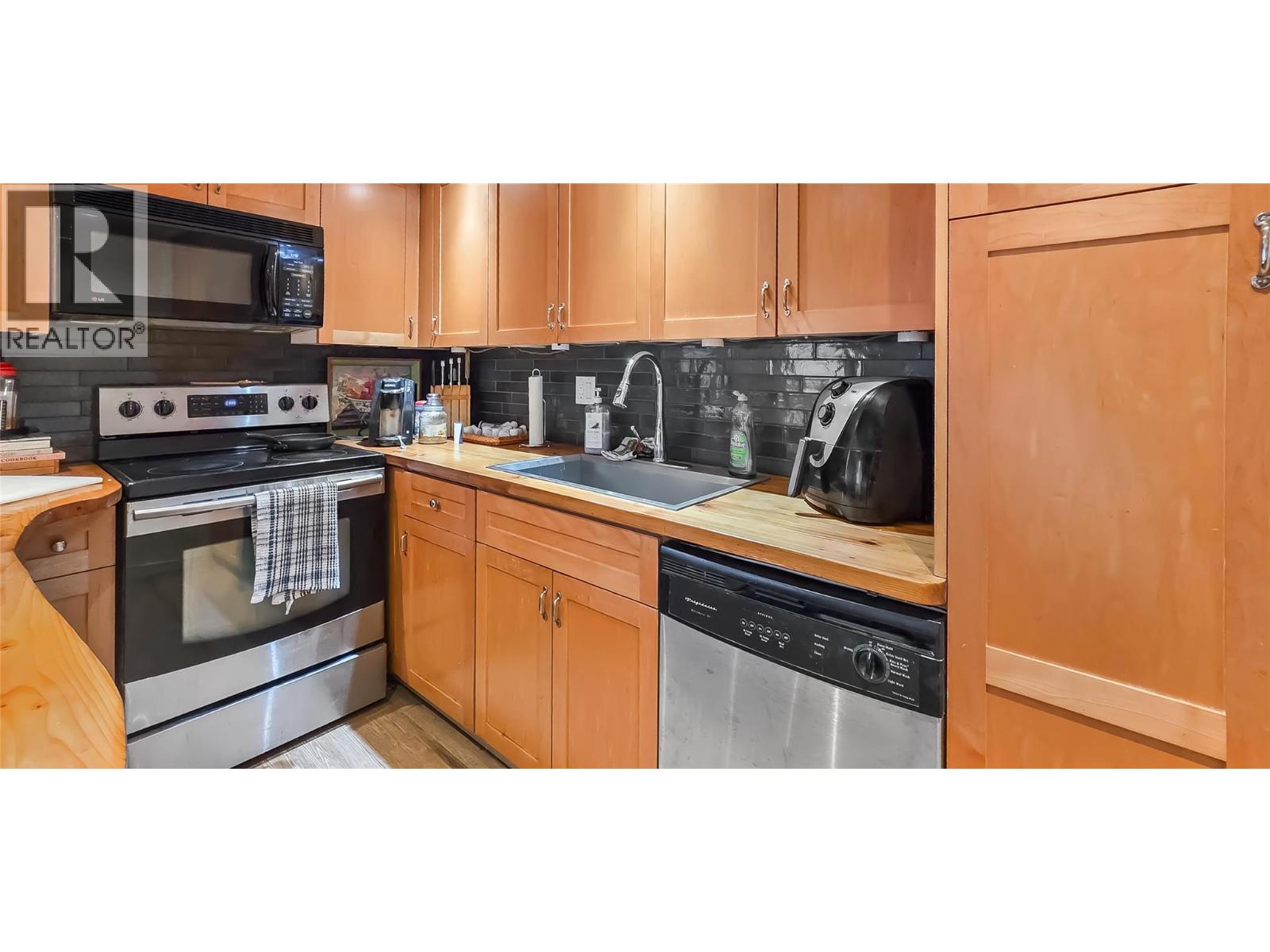 468 Sixth Avenue Property Photo 31