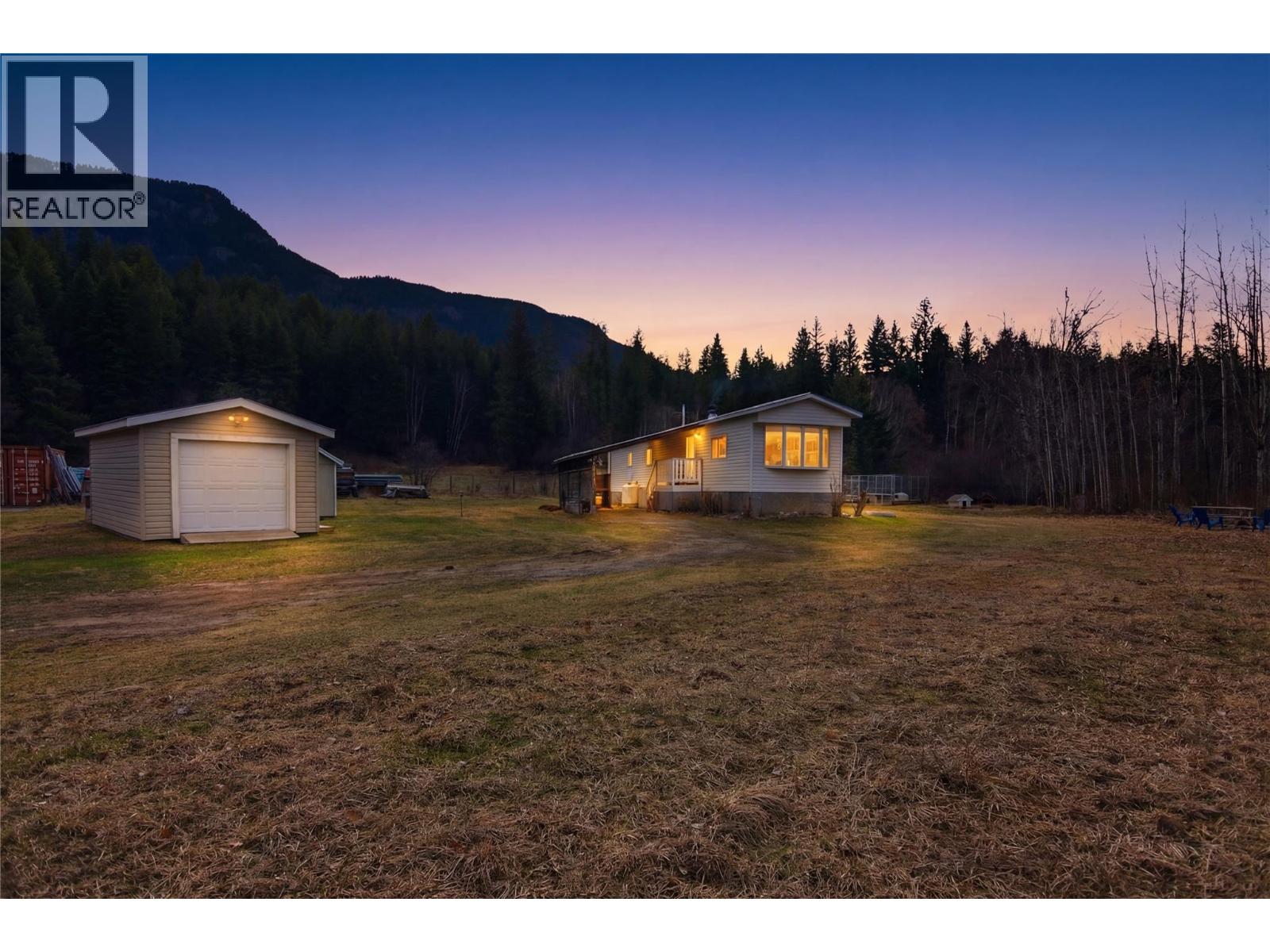 4048 Dixon Mountain Road Property Photo