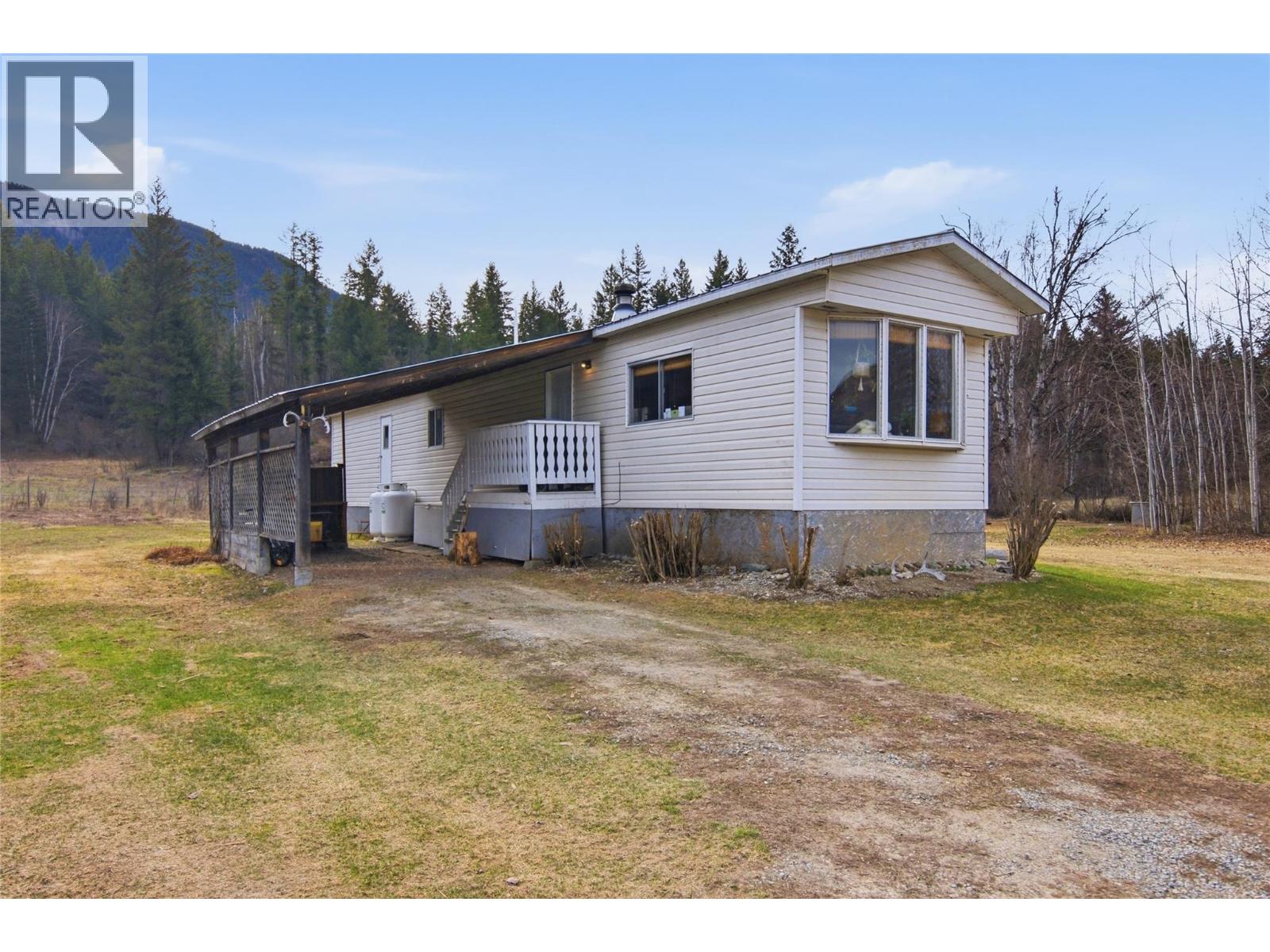 4048 Dixon Mountain Road Property Photo 2