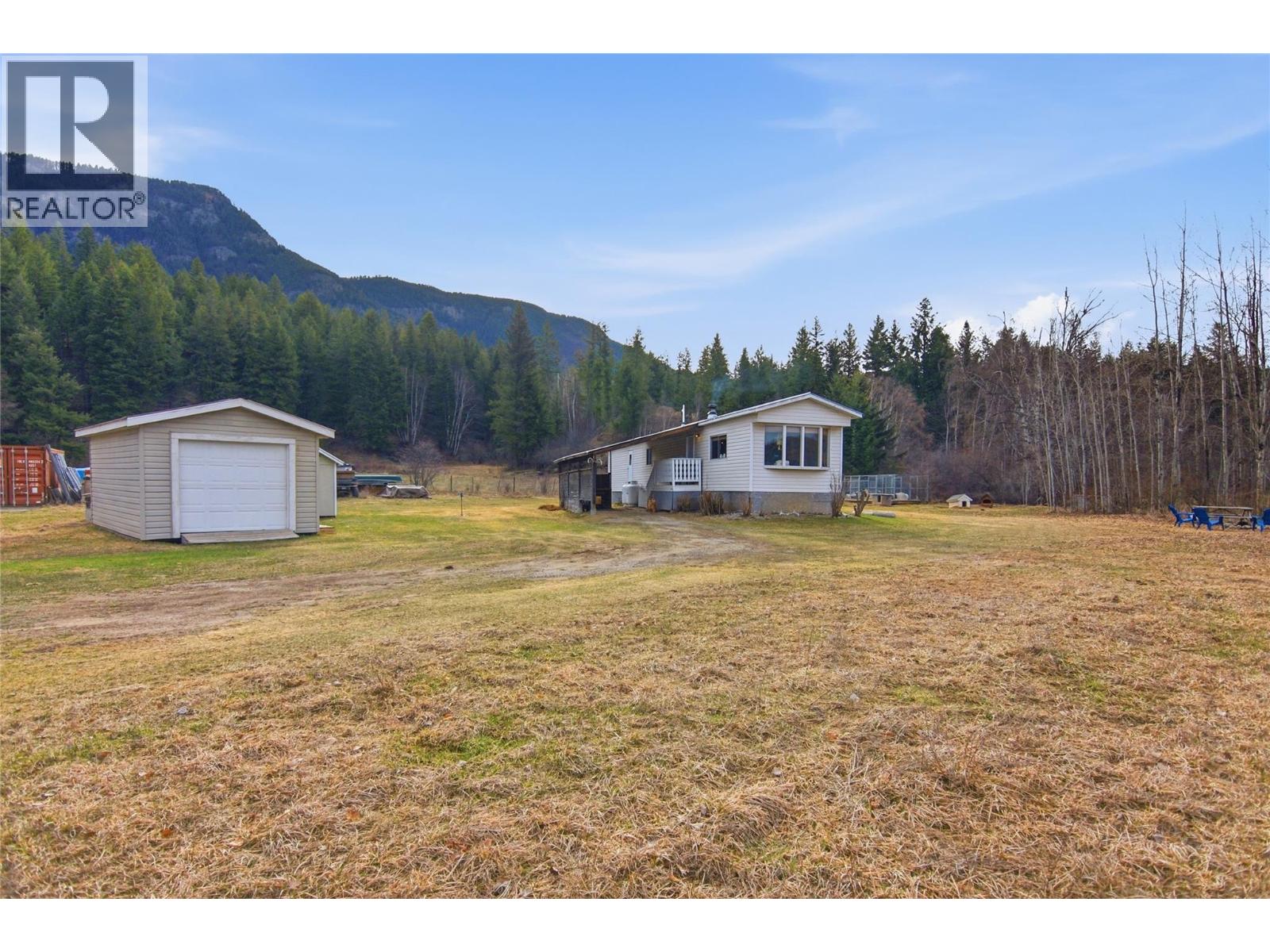 4048 Dixon Mountain Road Property Photo 3