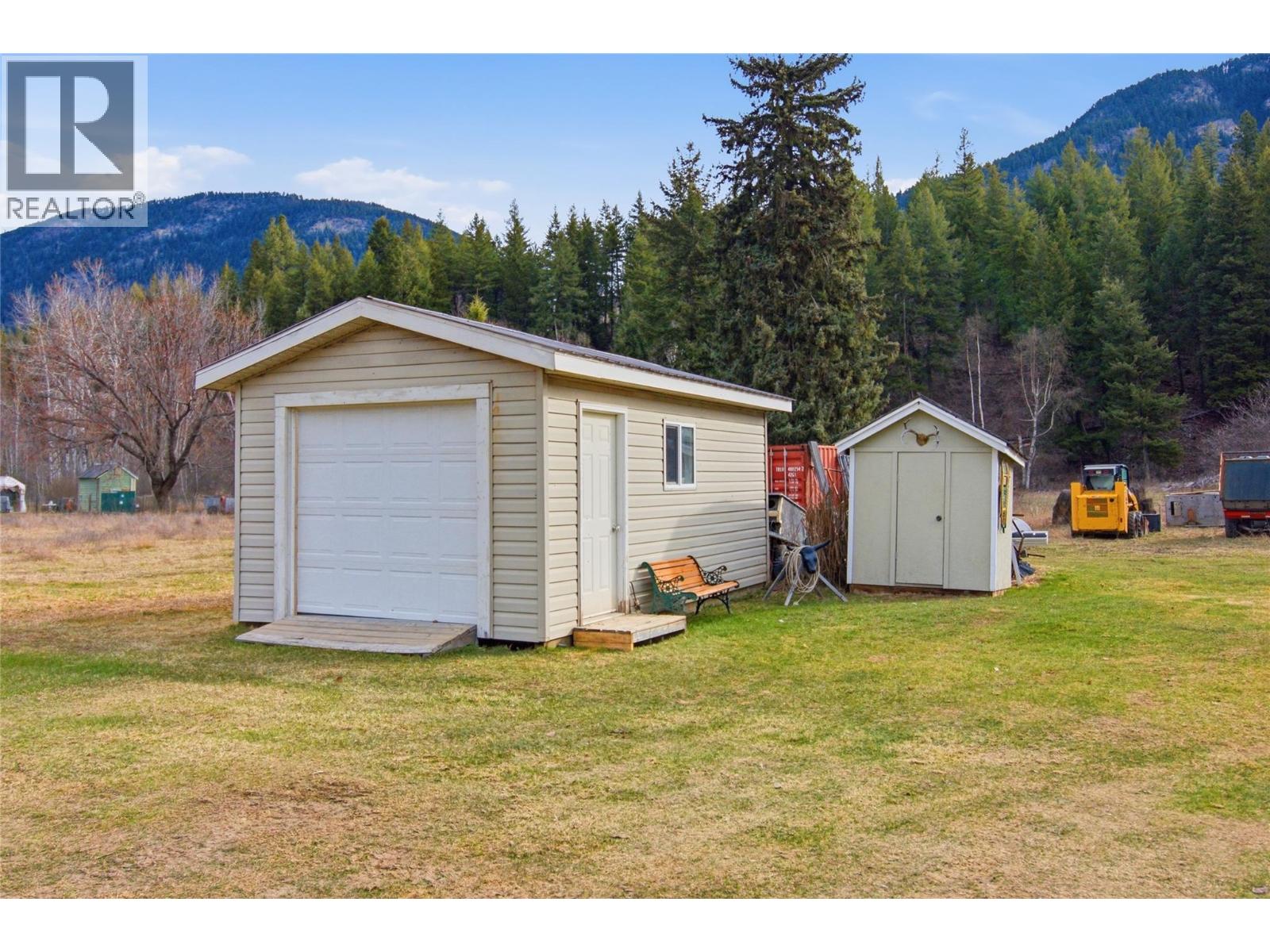 4048 Dixon Mountain Road Property Photo 4
