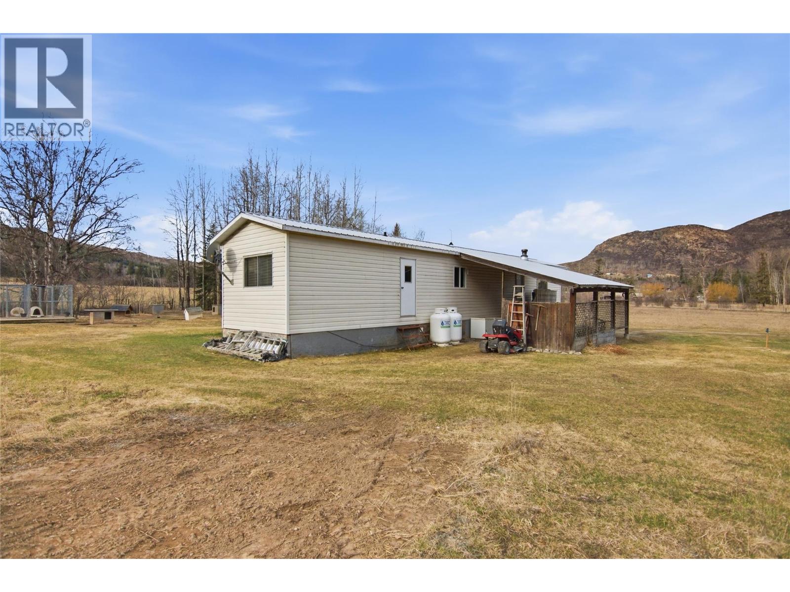 4048 Dixon Mountain Road Property Photo 5