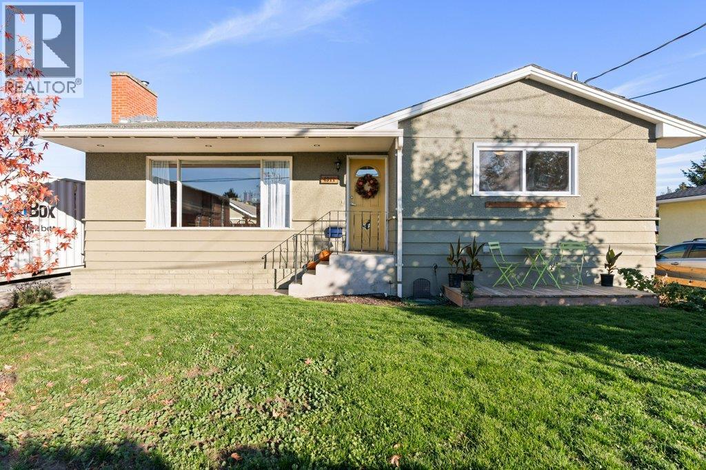 4311 25 Street Property Photo 1