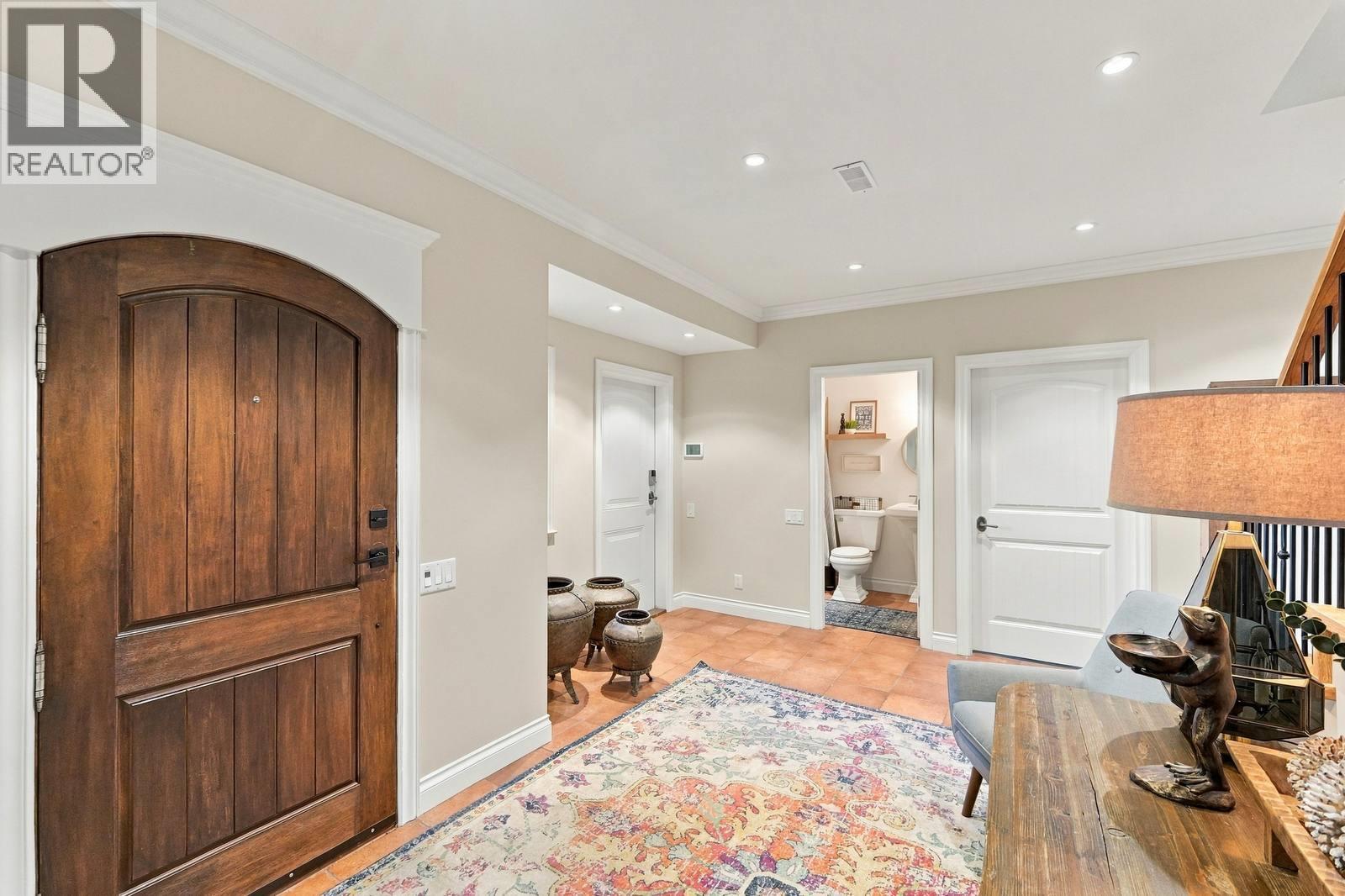5047 Seon Crescent Property Photo 4